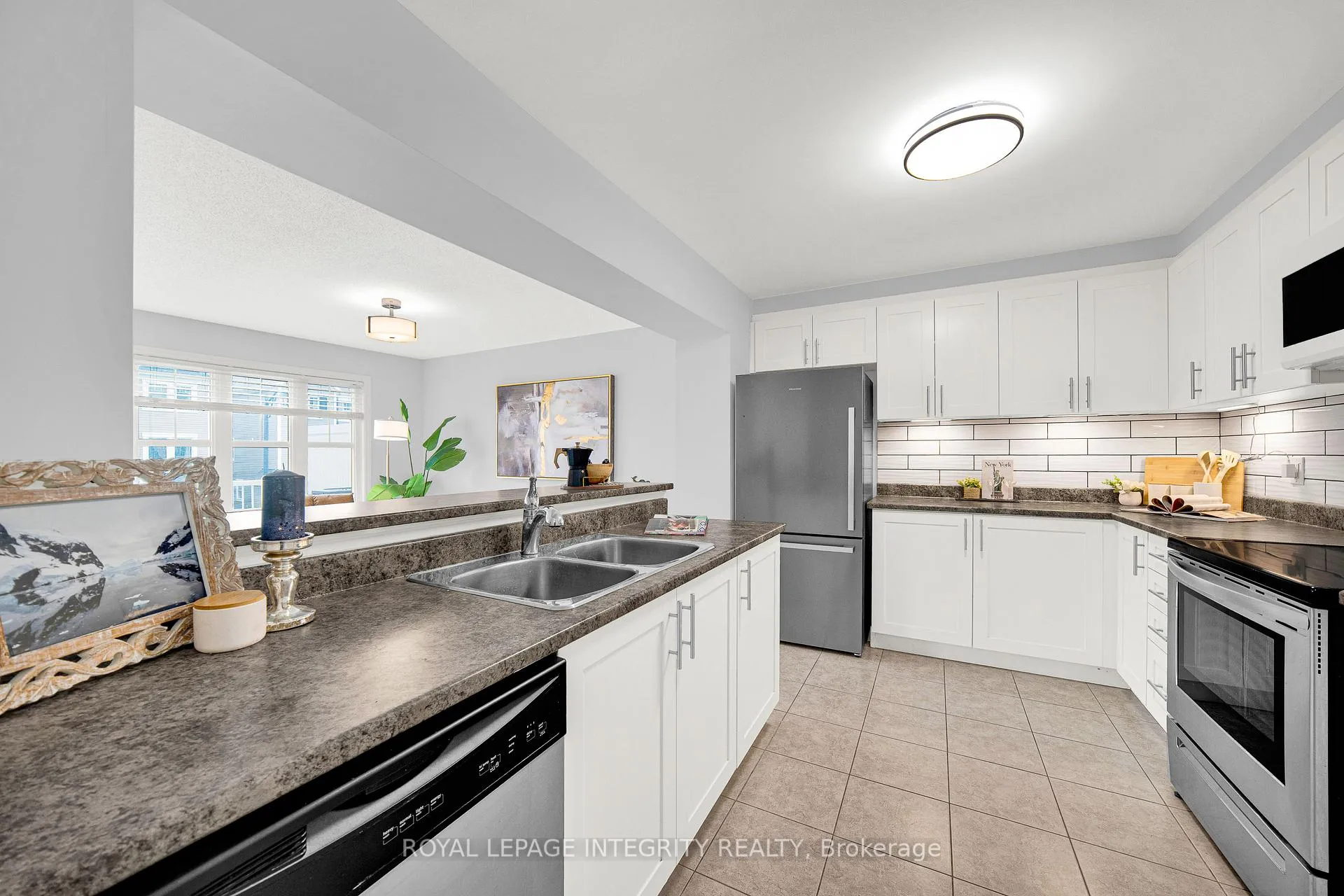 Photo 6 of 311 Pumpkinseed Crescent, Ottawa, Barrhaven - Half Moon Bay — HOMEH