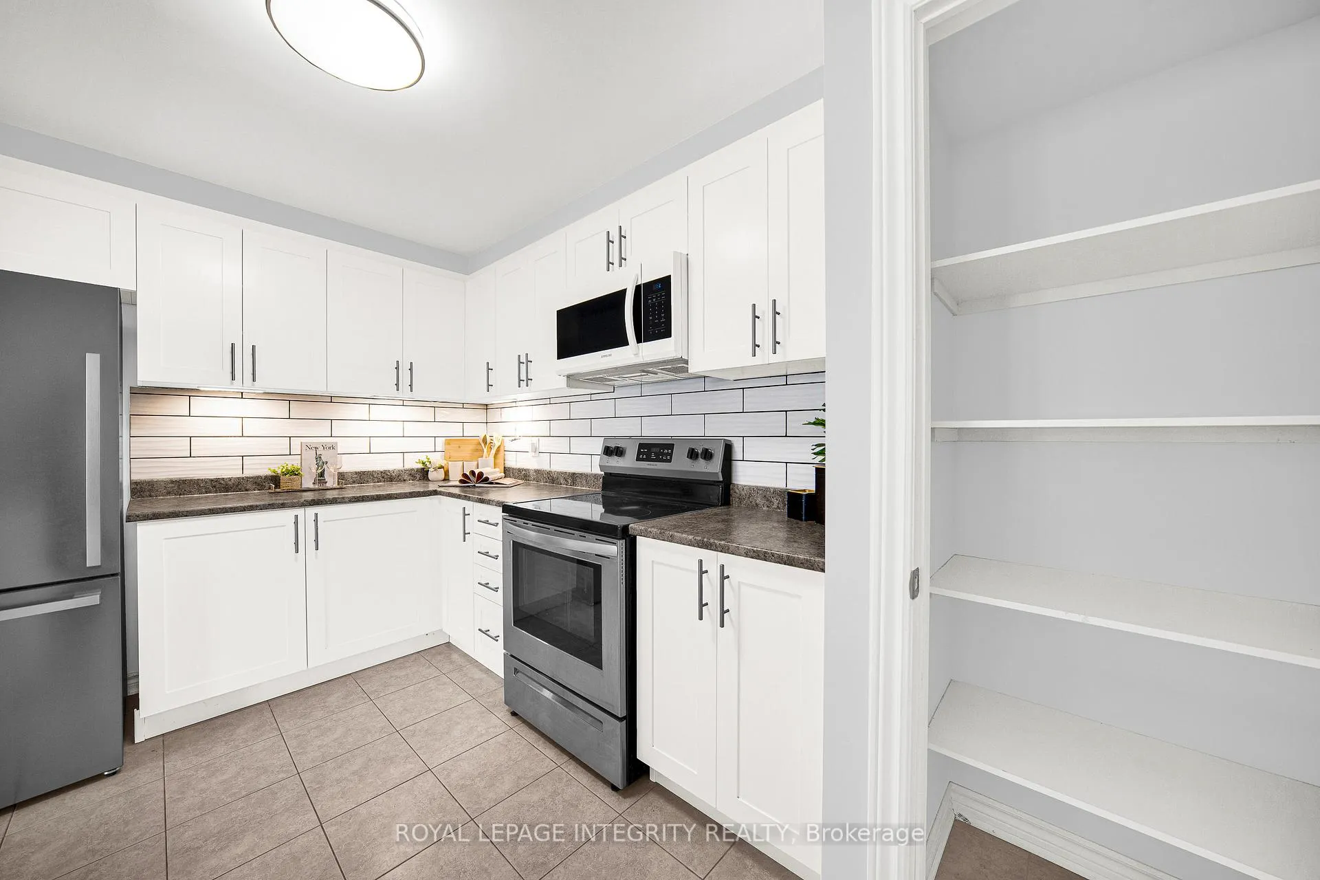 Photo 8 of 311 Pumpkinseed Crescent, Ottawa, Barrhaven - Half Moon Bay — HOMEH