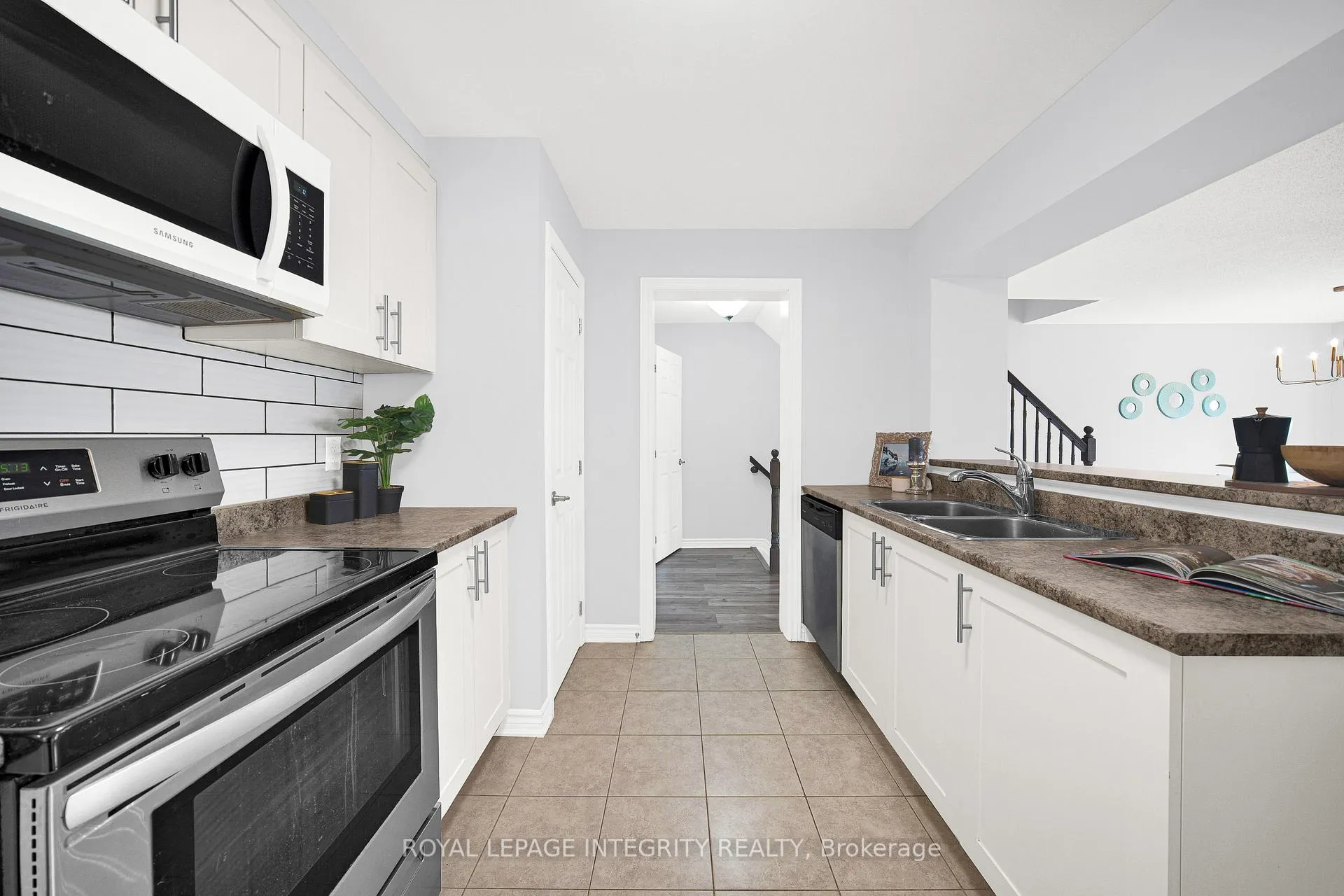 Photo 9 of 311 Pumpkinseed Crescent, Ottawa, Barrhaven - Half Moon Bay — HOMEH