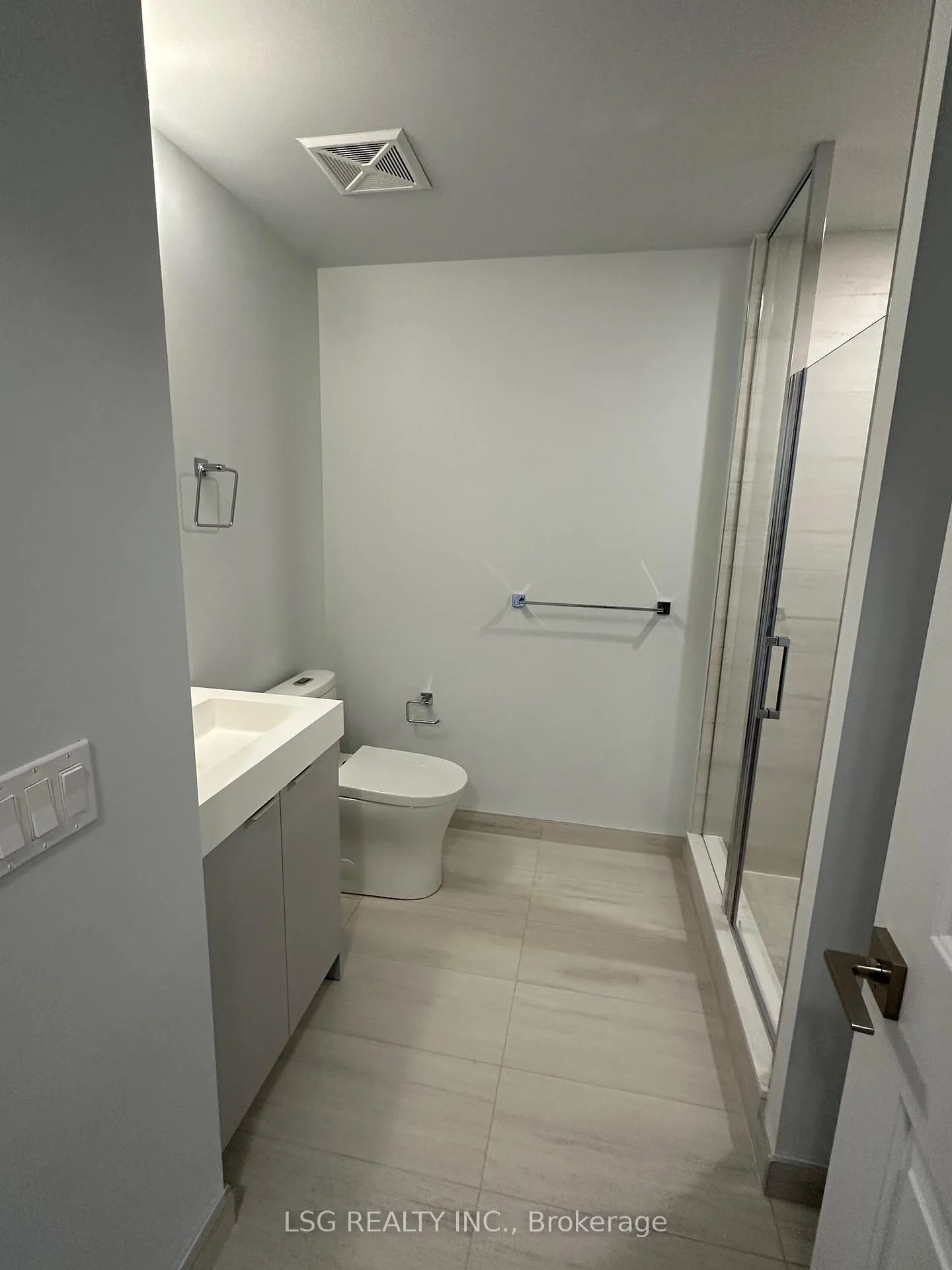 Photo 10 of Unit 2407, 2920 Highway 7 Road W, Vaughan, Concord — HOMEH