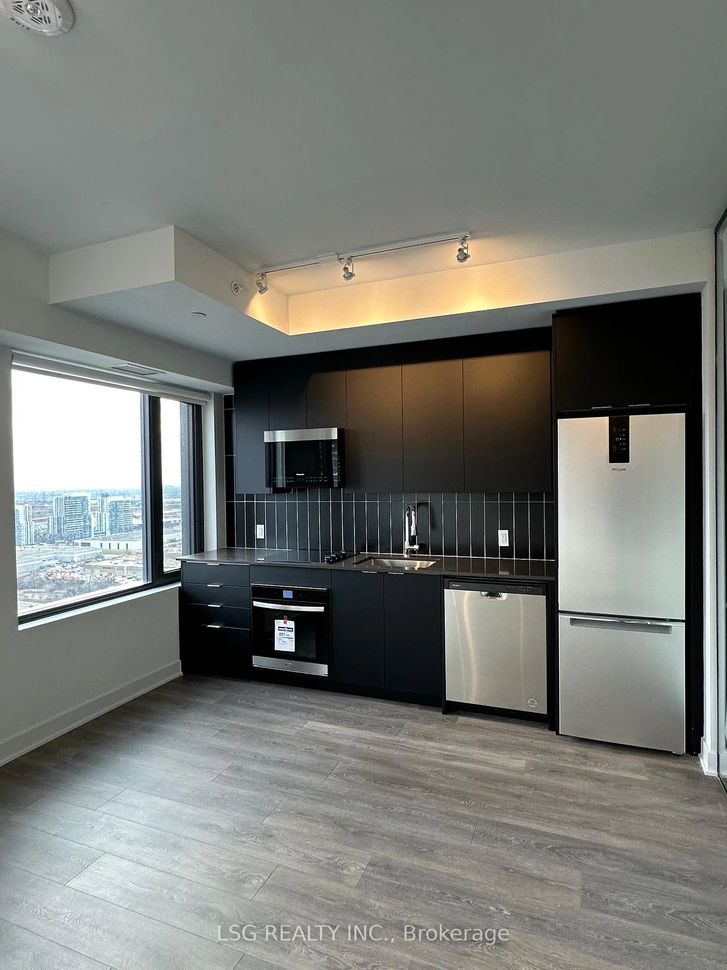 Photo 16 of Unit 2407, 2920 Highway 7 Road W, Vaughan, Concord — HOMEH