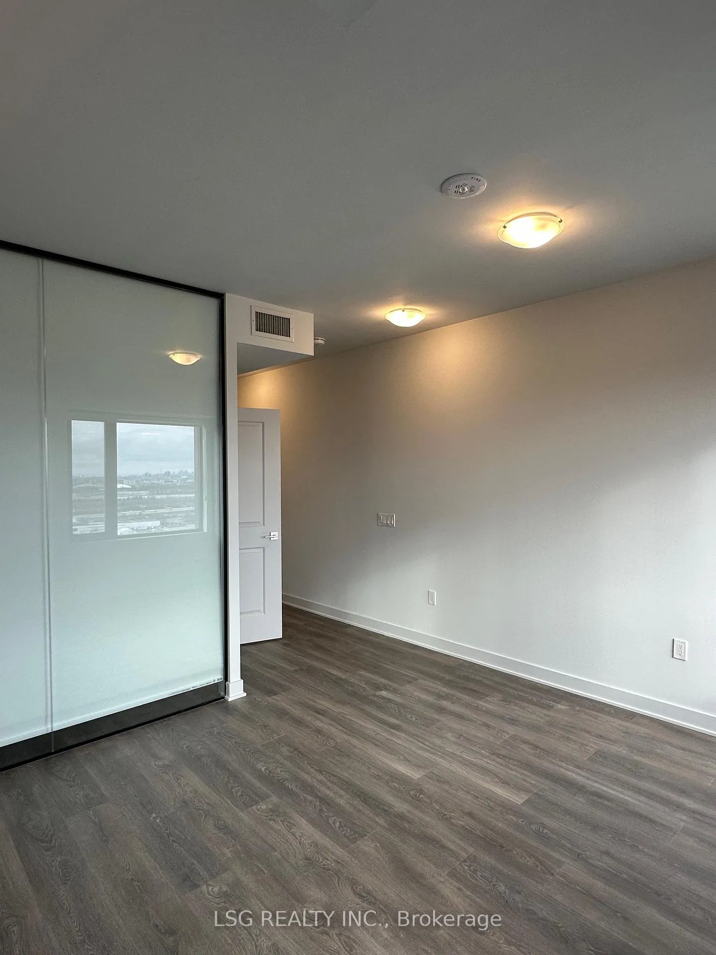 Photo 18 of Unit 2407, 2920 Highway 7 Road W, Vaughan, Concord — HOMEH
