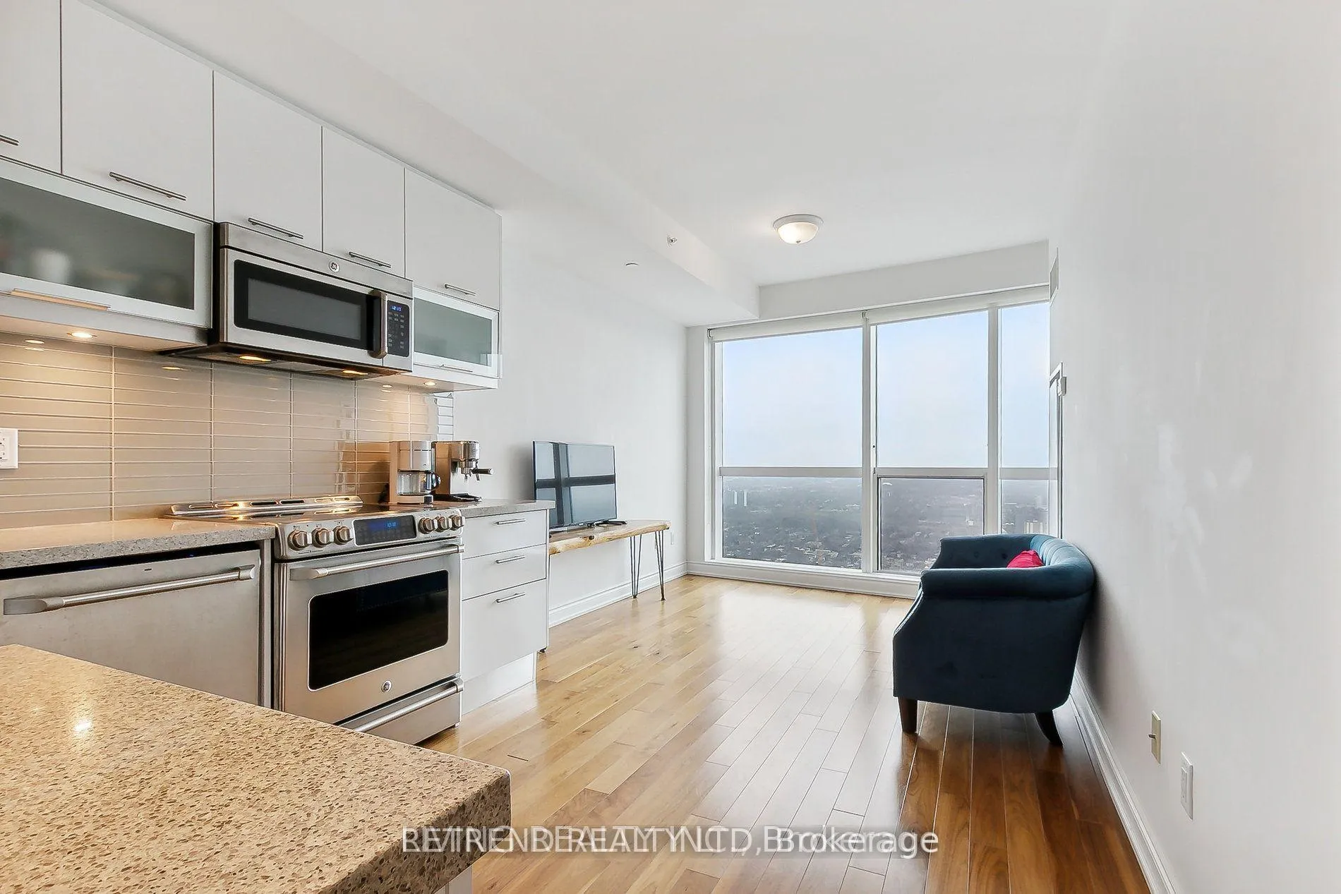 Photo 3 of Unit 6505, 388 Yonge Street, Toronto, Bay Street Corridor — HOMEH