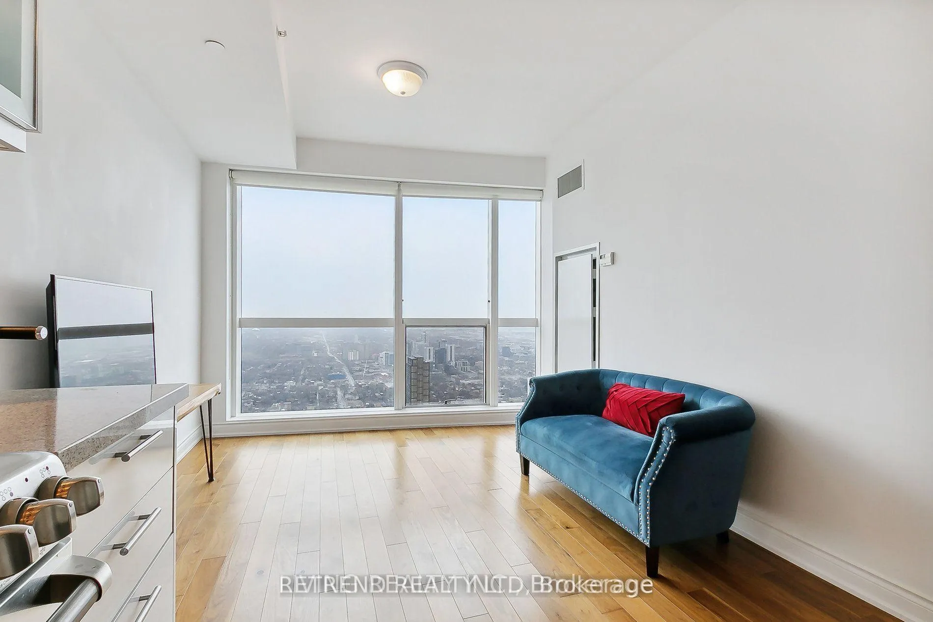 Photo 6 of Unit 6505, 388 Yonge Street, Toronto, Bay Street Corridor — HOMEH