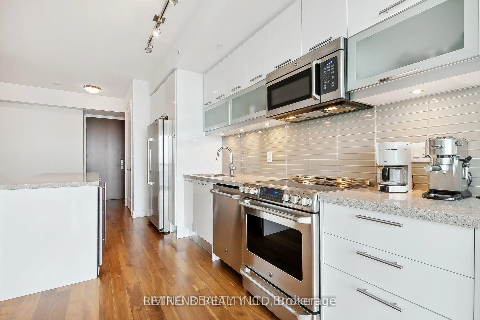 Photo 8 of Unit 6505, 388 Yonge Street, Toronto, Bay Street Corridor — HOMEH