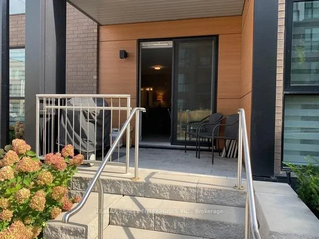 Photo 2 of Unit 111, 210 Sabina Drive, Oakville, Rural Oakville — HOMEH