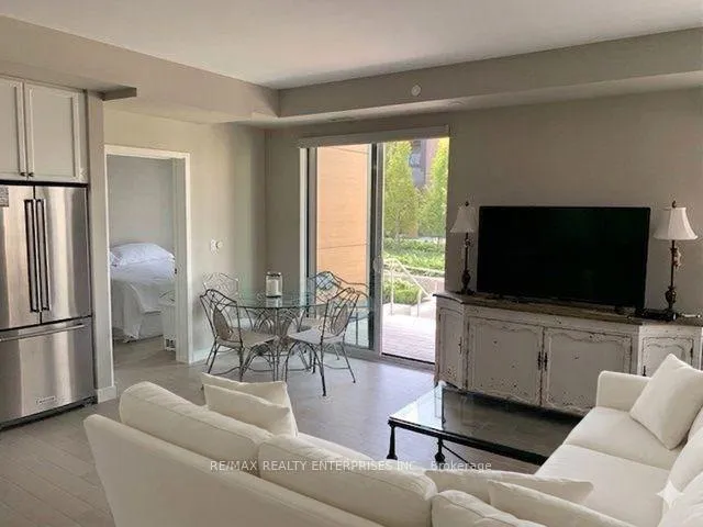Photo 4 of Unit 111, 210 Sabina Drive, Oakville, Rural Oakville — HOMEH