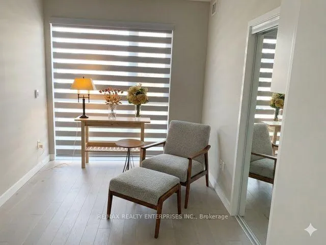 Photo 6 of Unit 111, 210 Sabina Drive, Oakville, Rural Oakville — HOMEH