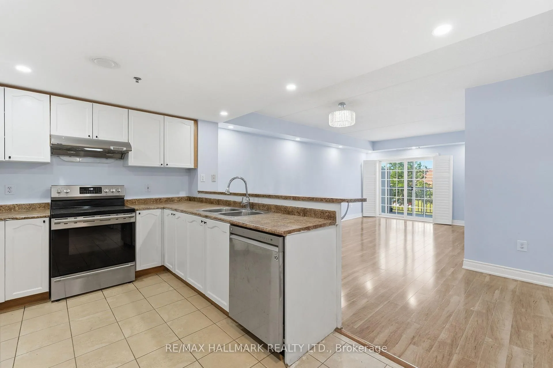 Photo 2 of Unit 201, 7428 Markham Road, Markham, Middlefield — HOMEH
