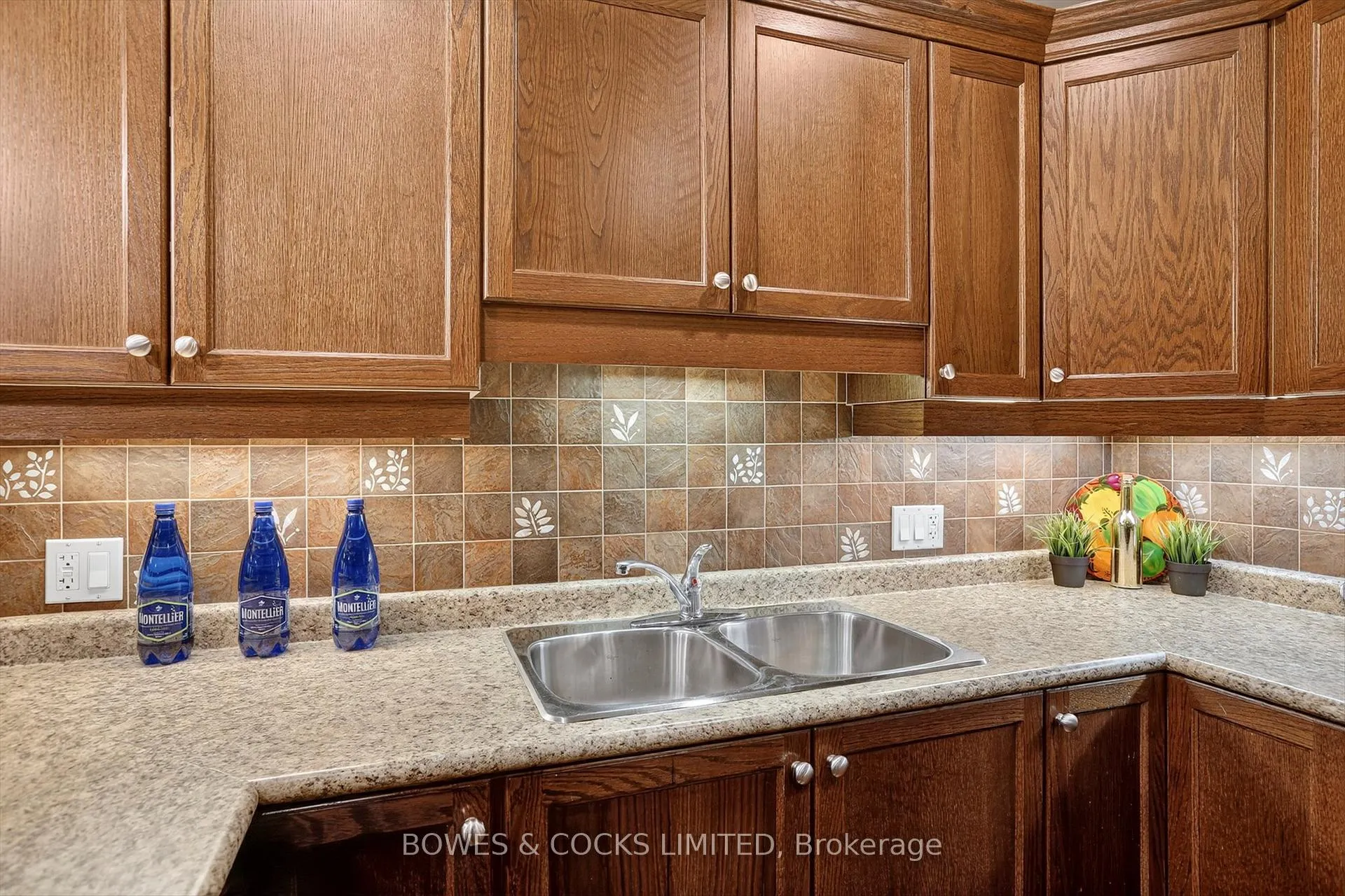 Photo 15 of Unit 63, 135 Village Crescent, Peterborough, Otonabee Ward 1 — HOMEH