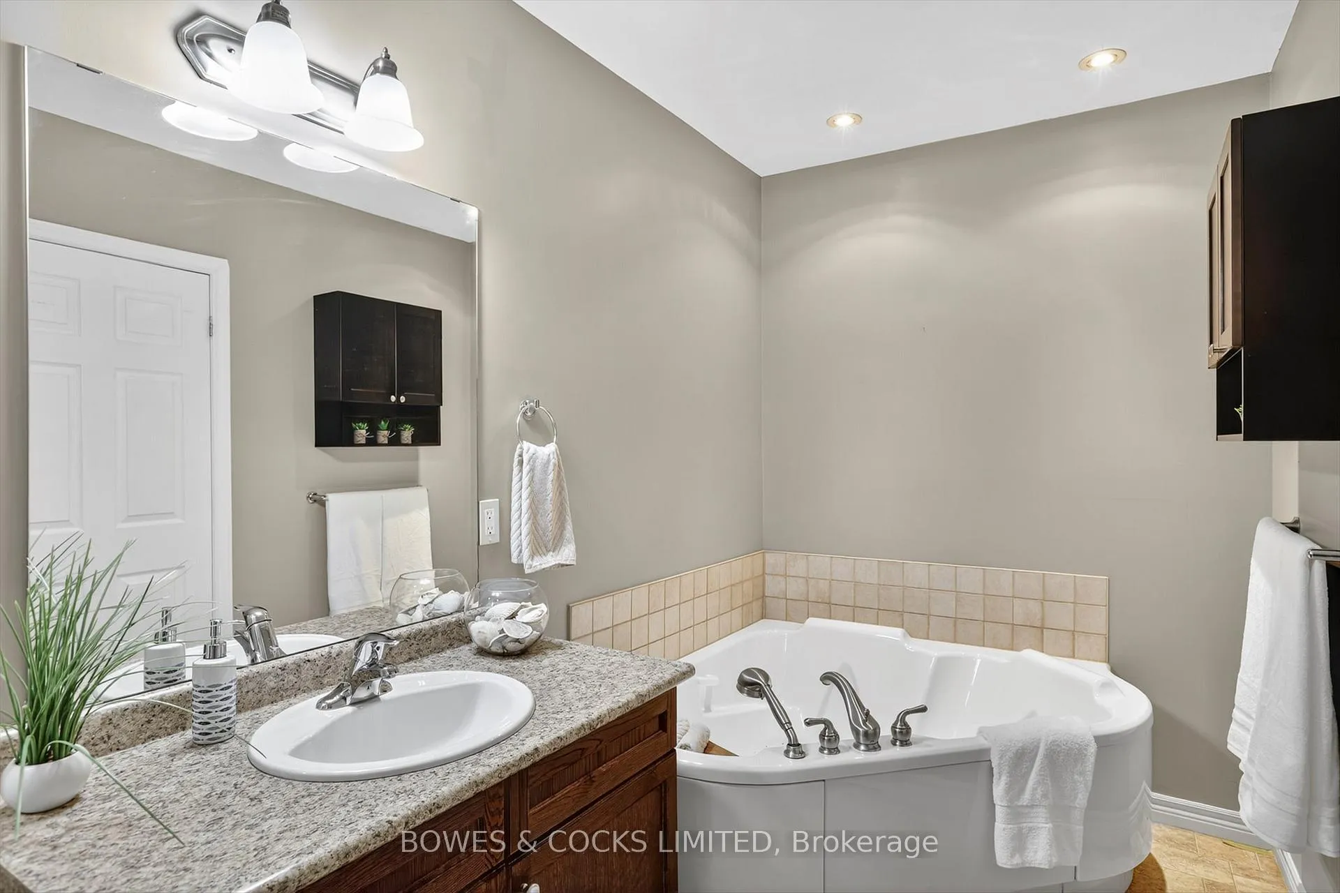 Photo 23 of Unit 63, 135 Village Crescent, Peterborough, Otonabee Ward 1 — HOMEH