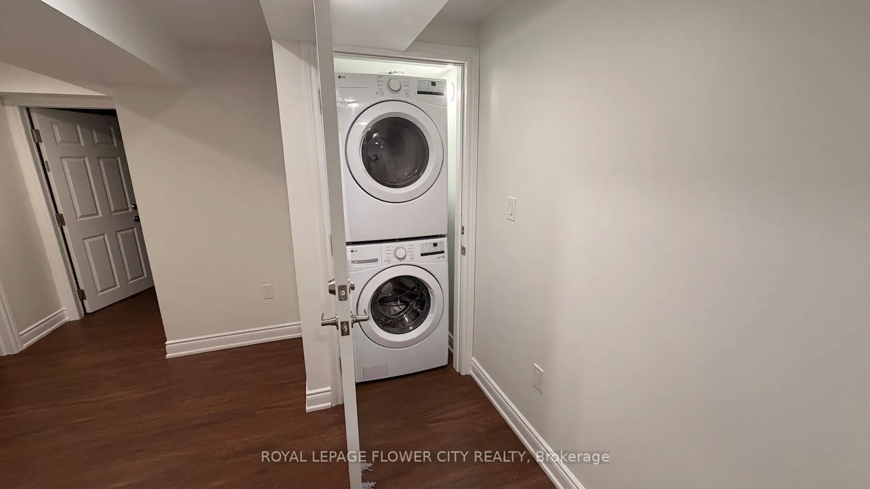 Photo 5 of Unit Basement, 54 Pembrook Street, Caledon, Bolton East — HOMEH