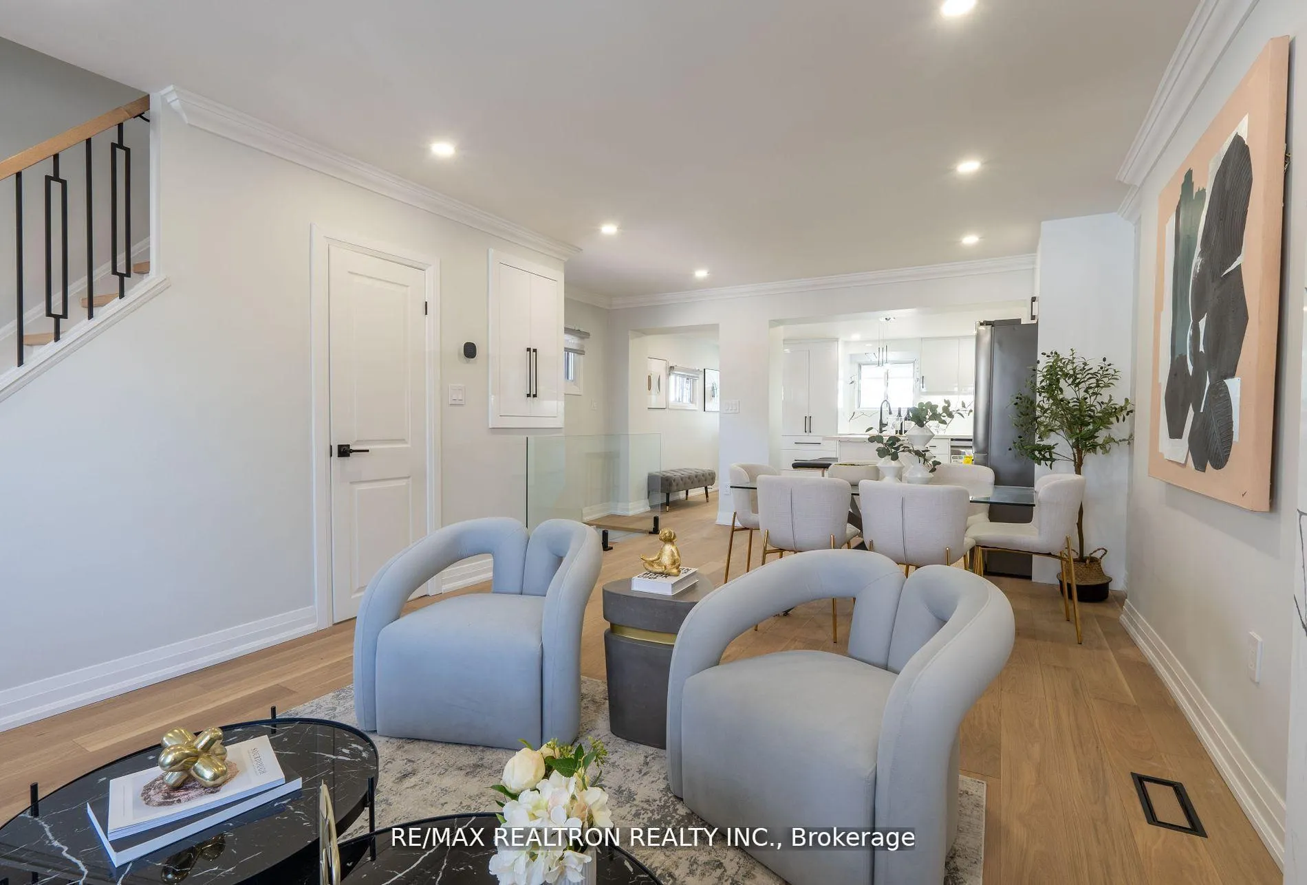 Photo 5 of 77 Hatherley Road, Toronto, Caledonia-Fairbank — HOMEH