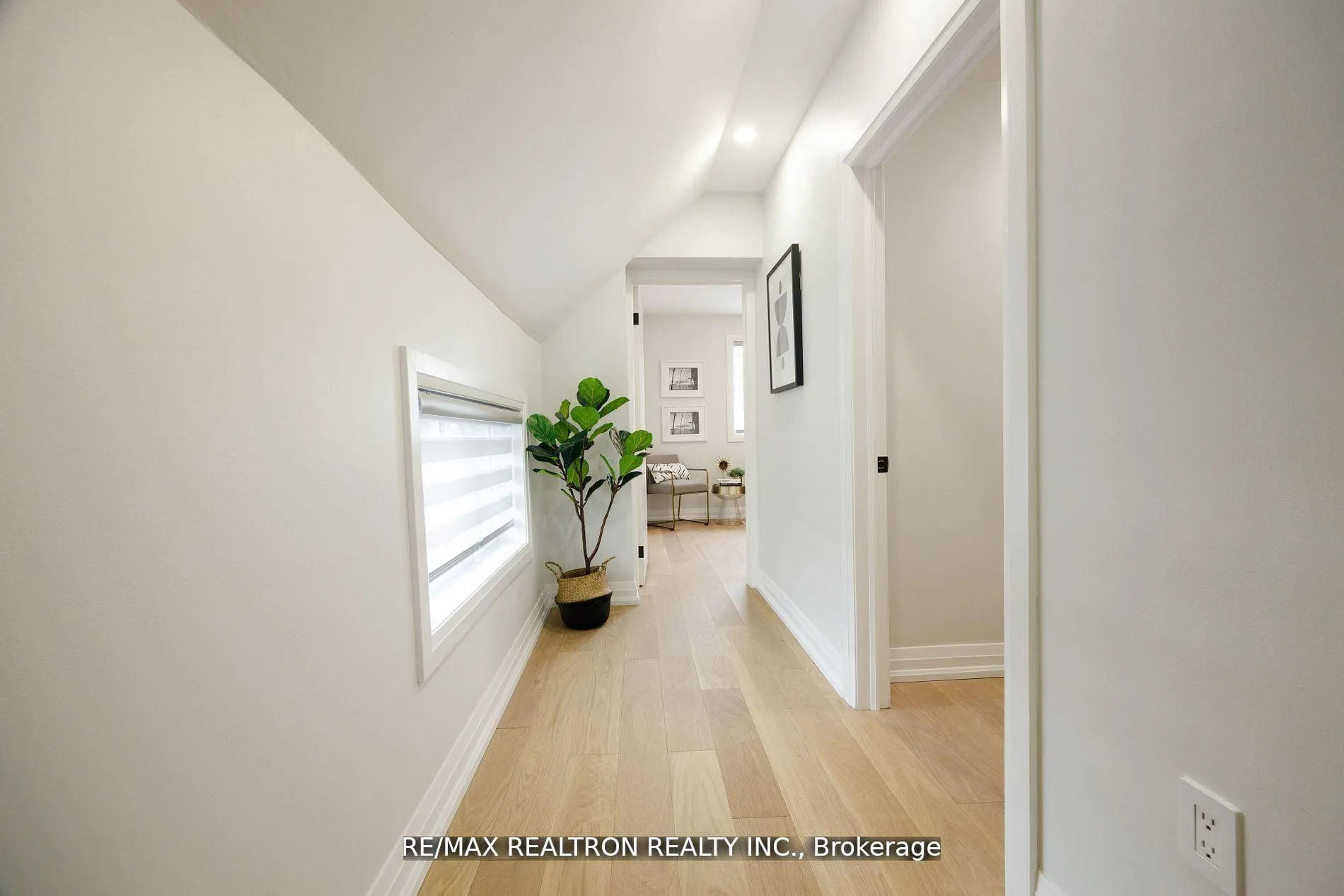 Photo 16 of 77 Hatherley Road, Toronto, Caledonia-Fairbank — HOMEH