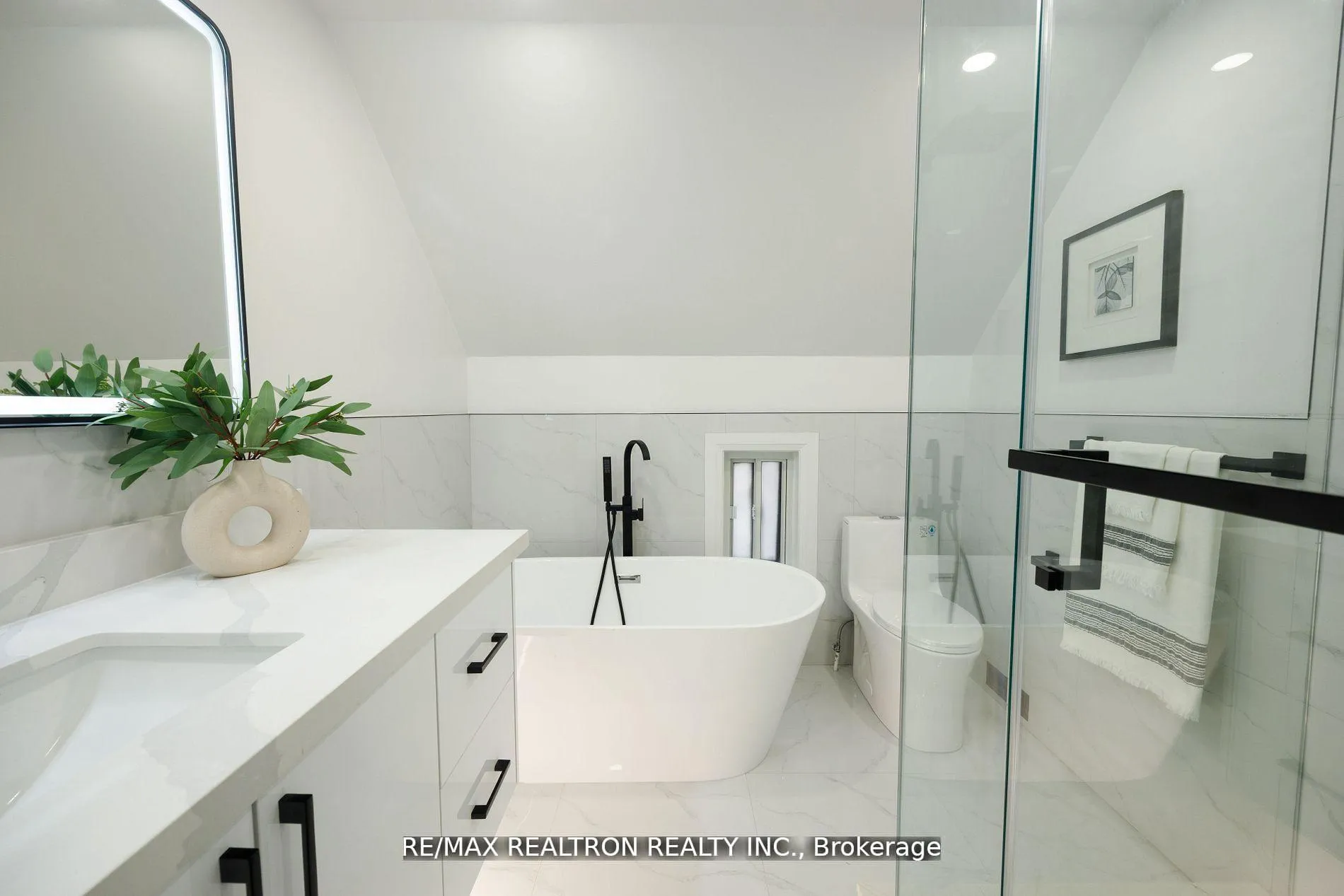 Photo 18 of 77 Hatherley Road, Toronto, Caledonia-Fairbank — HOMEH
