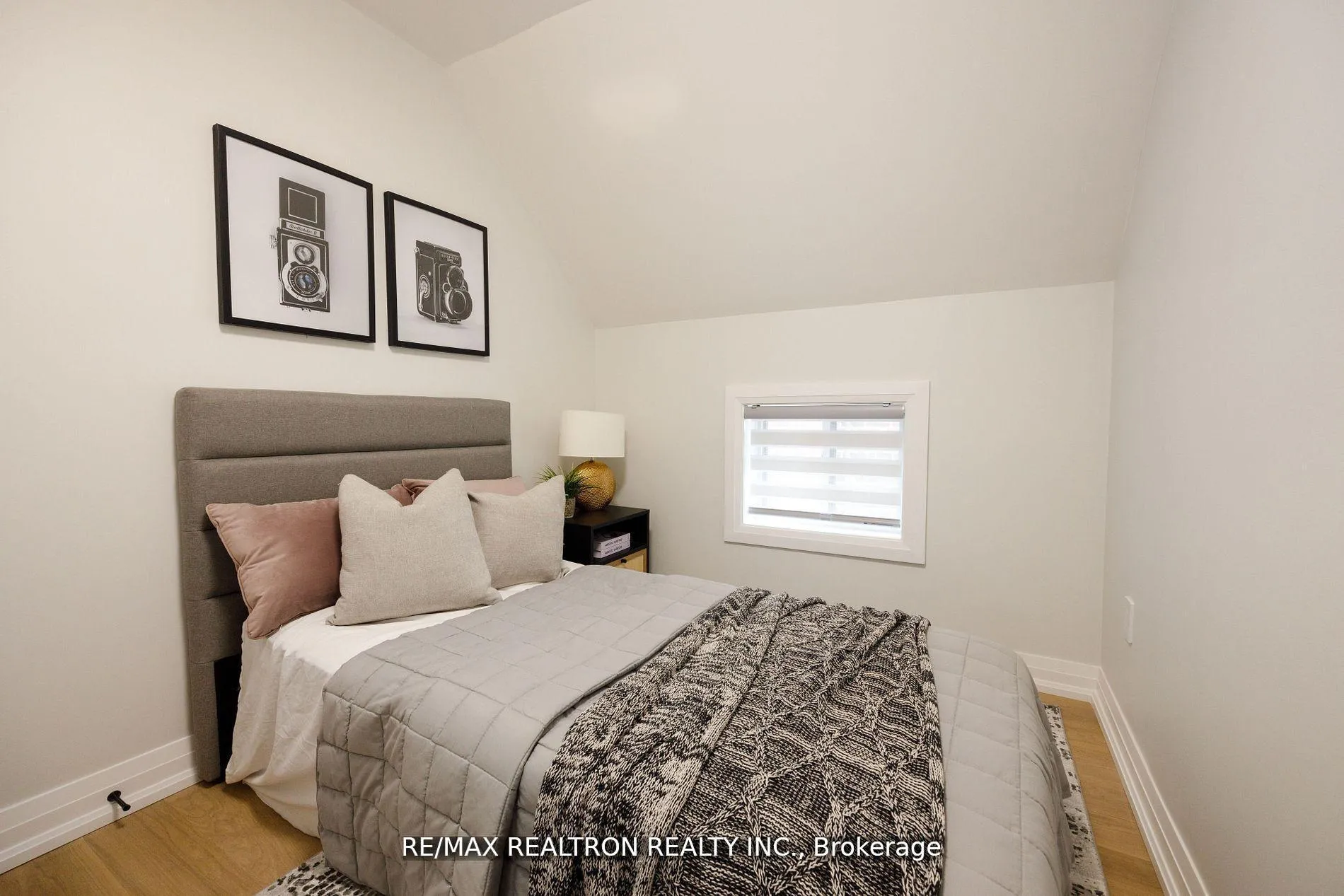 Photo 19 of 77 Hatherley Road, Toronto, Caledonia-Fairbank — HOMEH