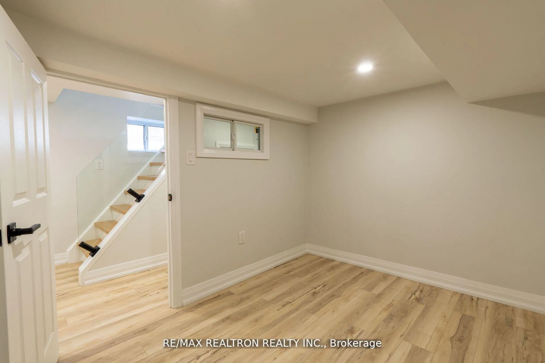 Photo 22 of 77 Hatherley Road, Toronto, Caledonia-Fairbank — HOMEH