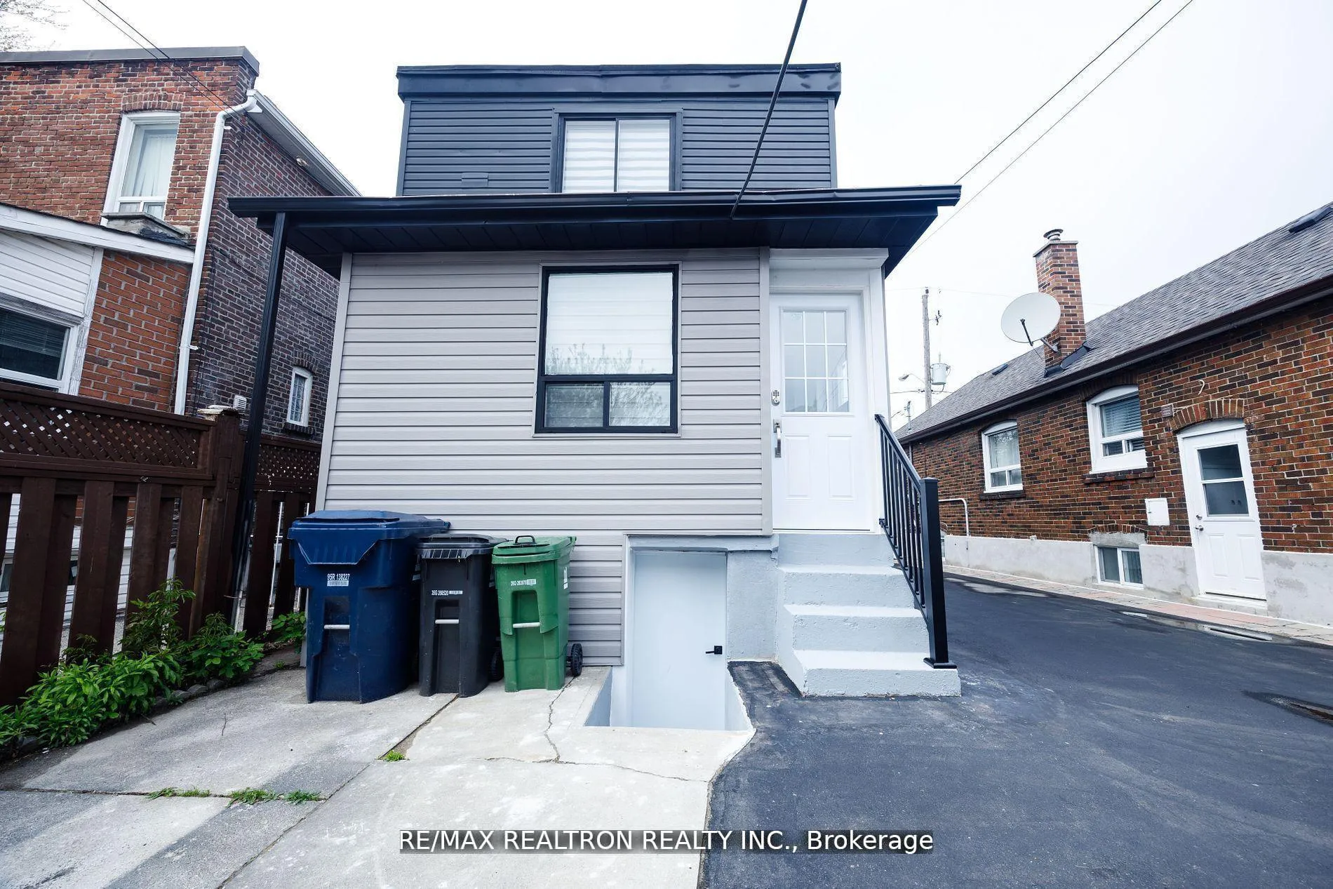 Photo 30 of 77 Hatherley Road, Toronto, Caledonia-Fairbank — HOMEH