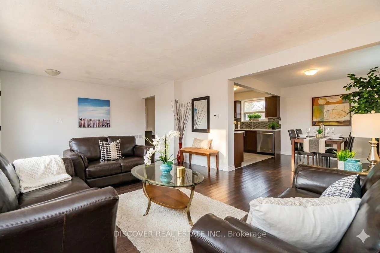 Photo 2 of 14 Donata Drive, Mississauga, Streetsville — HOMEH