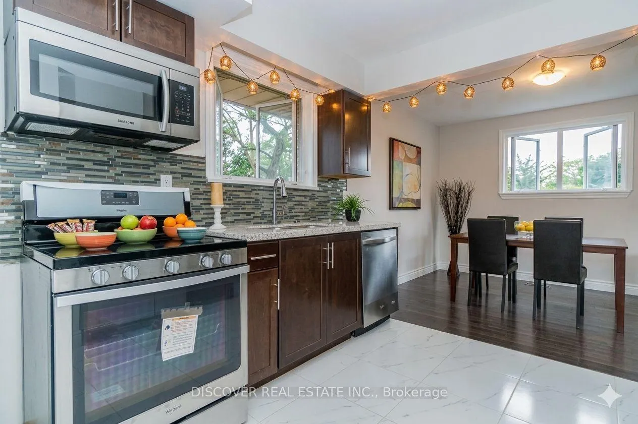 Photo 4 of 14 Donata Drive, Mississauga, Streetsville — HOMEH