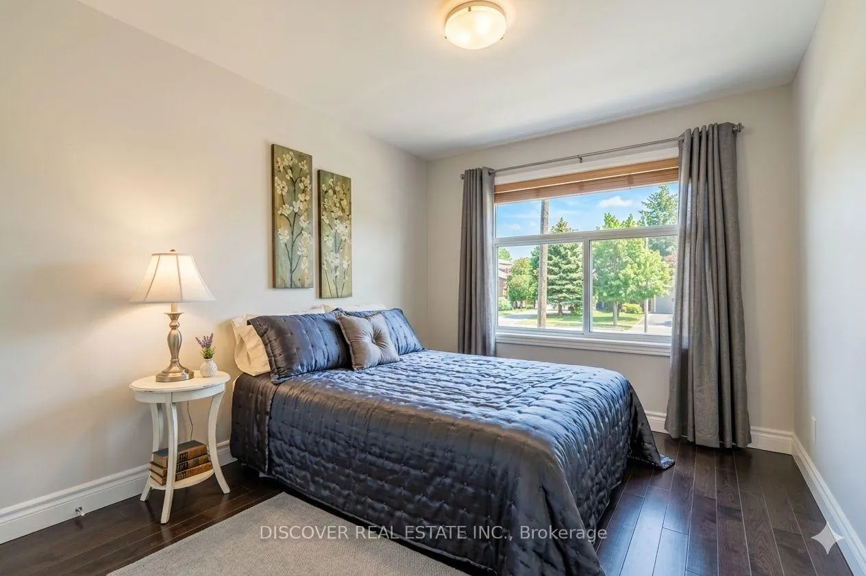 Photo 7 of 14 Donata Drive, Mississauga, Streetsville — HOMEH