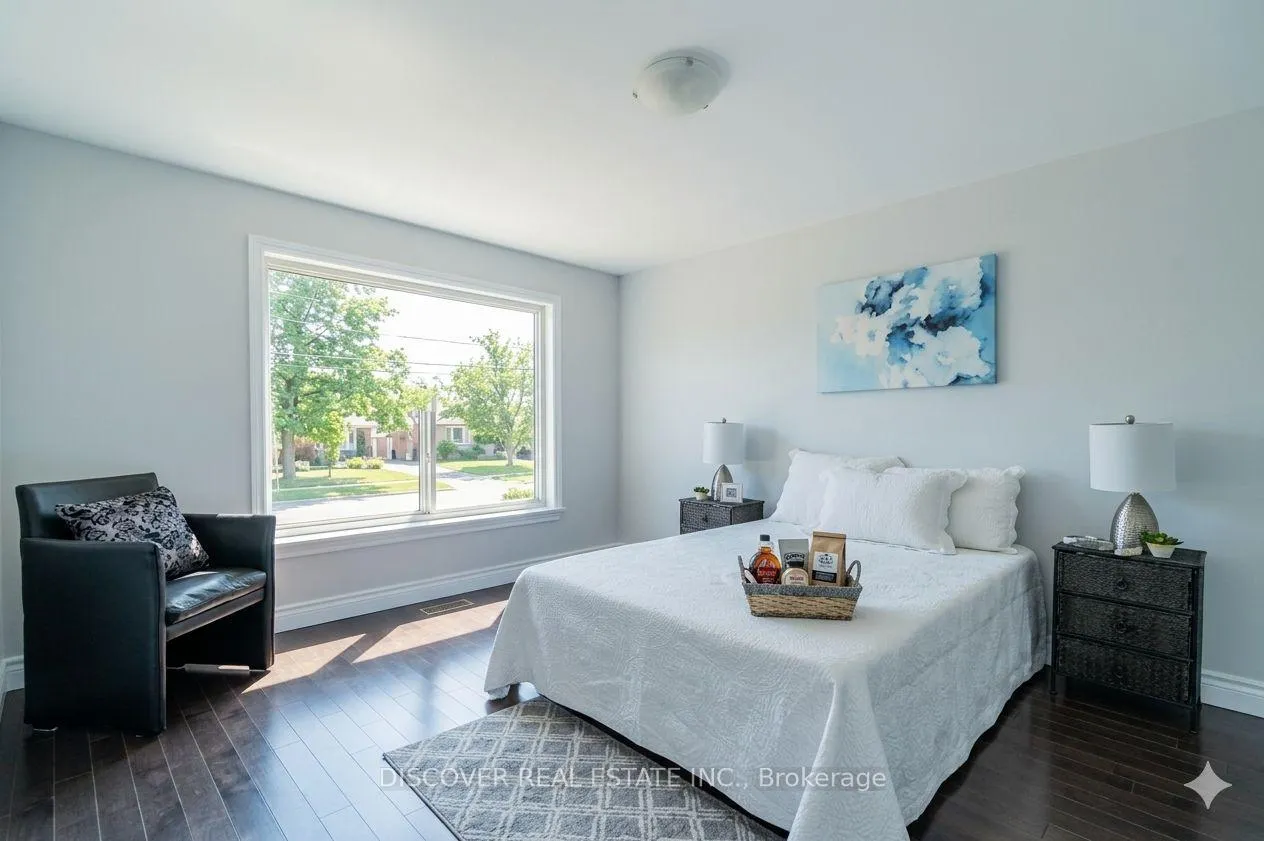 Photo 8 of 14 Donata Drive, Mississauga, Streetsville — HOMEH