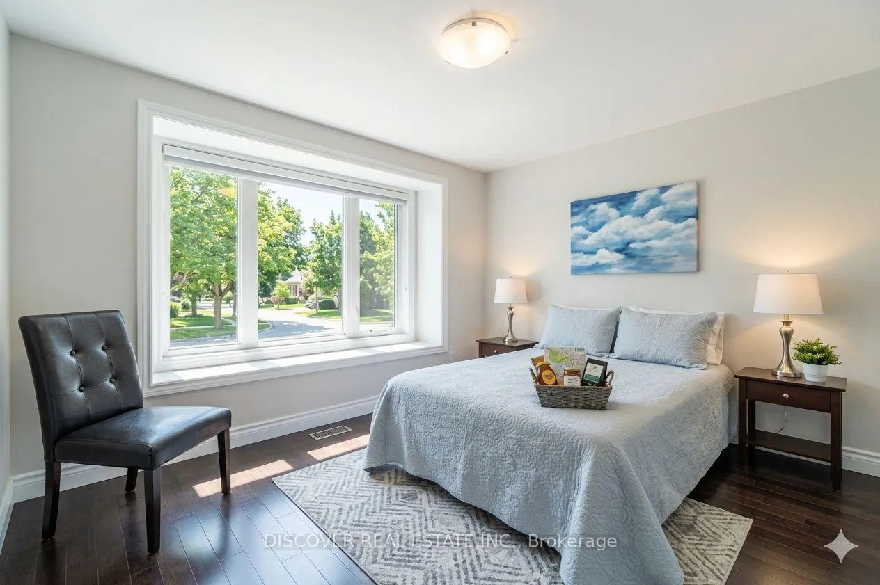 Photo 9 of 14 Donata Drive, Mississauga, Streetsville — HOMEH