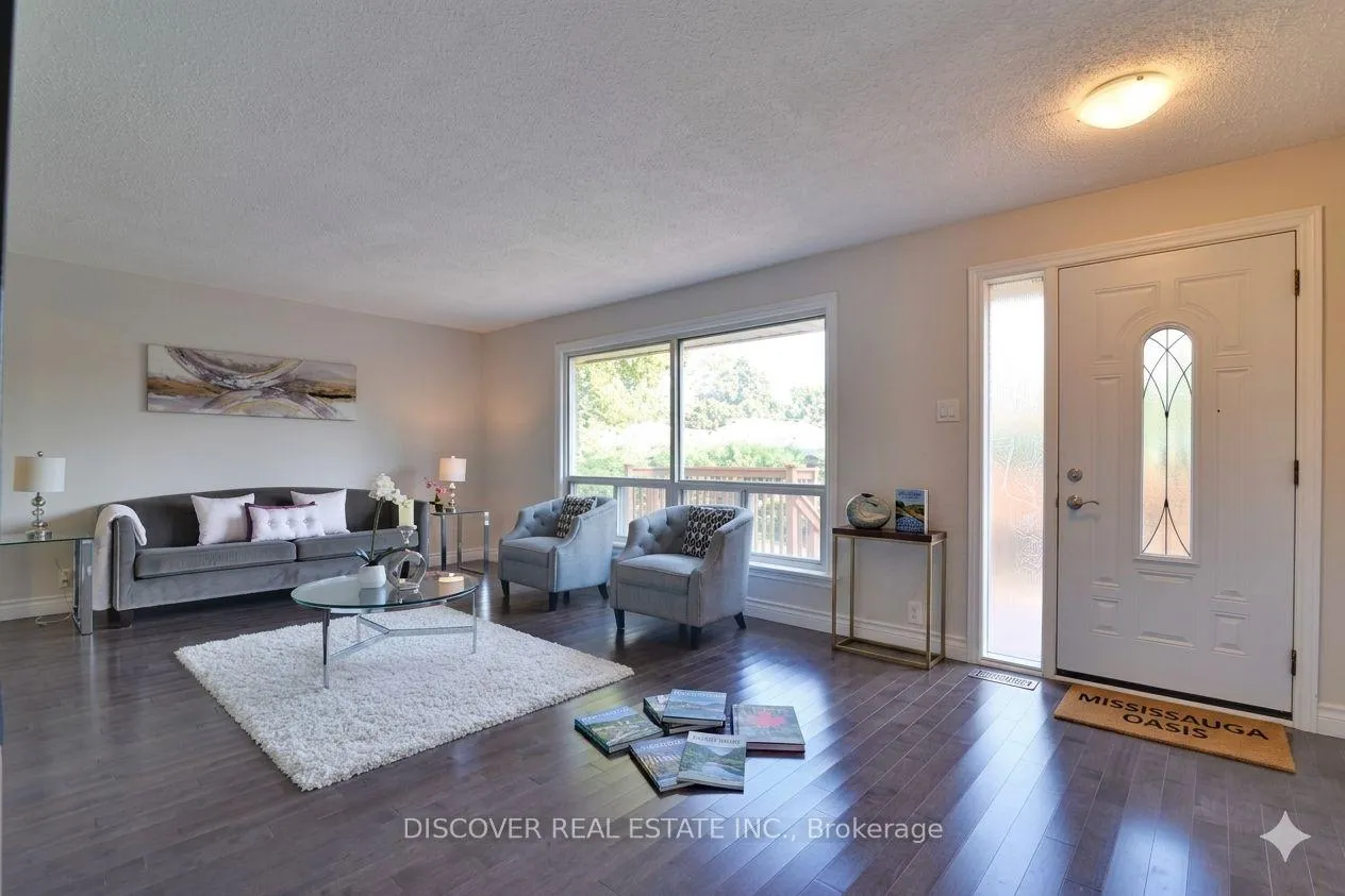 Photo 17 of 14 Donata Drive, Mississauga, Streetsville — HOMEH