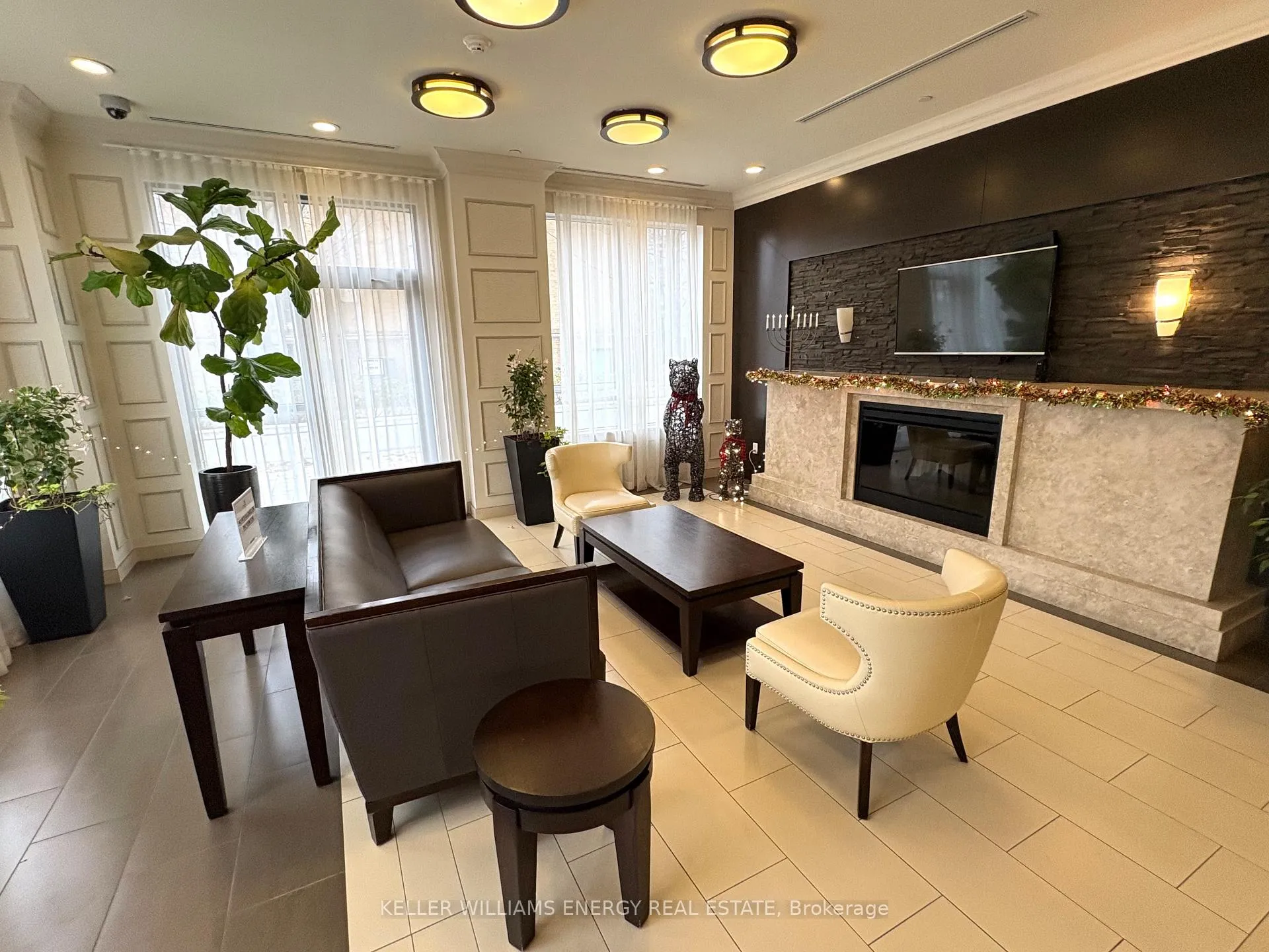 Photo 2 of Unit 413, 35 Saranac Boulevard, Toronto, Englemount-Lawrence — HOMEH