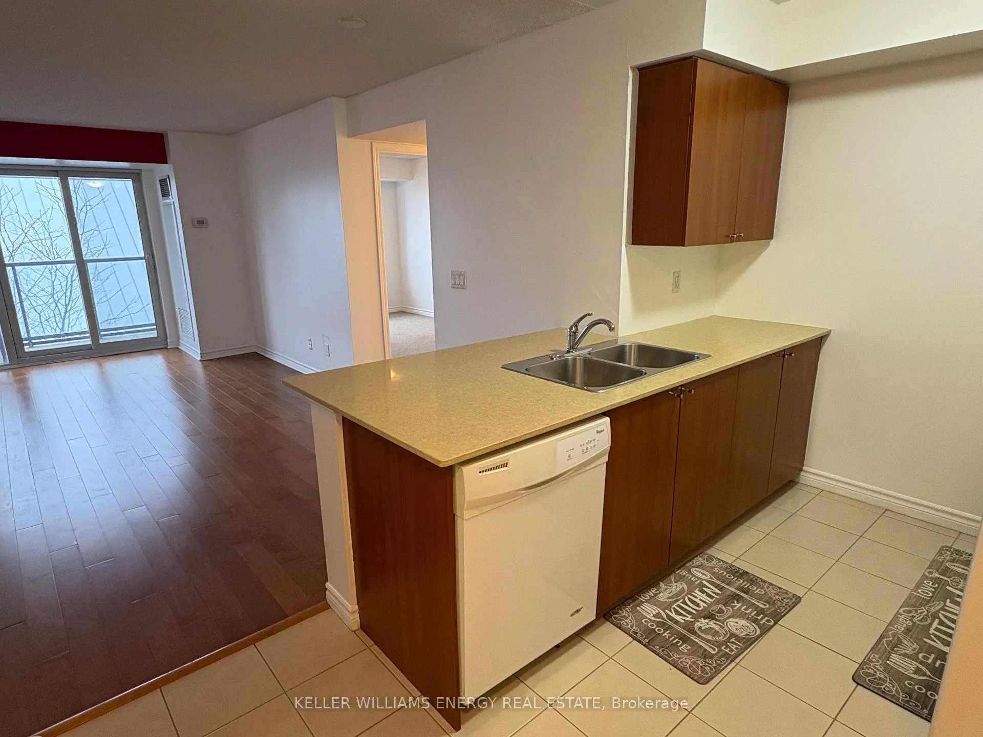 Photo 3 of Unit 413, 35 Saranac Boulevard, Toronto, Englemount-Lawrence — HOMEH