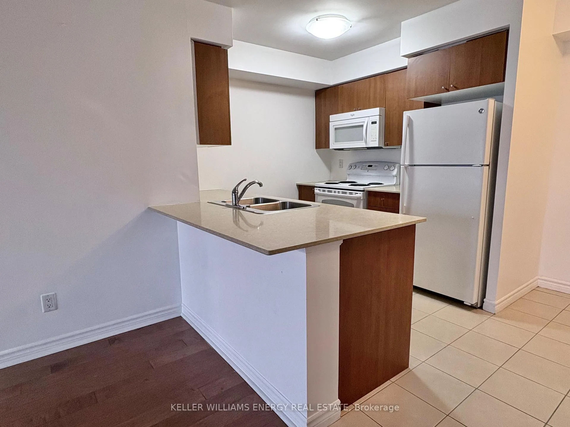 Photo 4 of Unit 413, 35 Saranac Boulevard, Toronto, Englemount-Lawrence — HOMEH