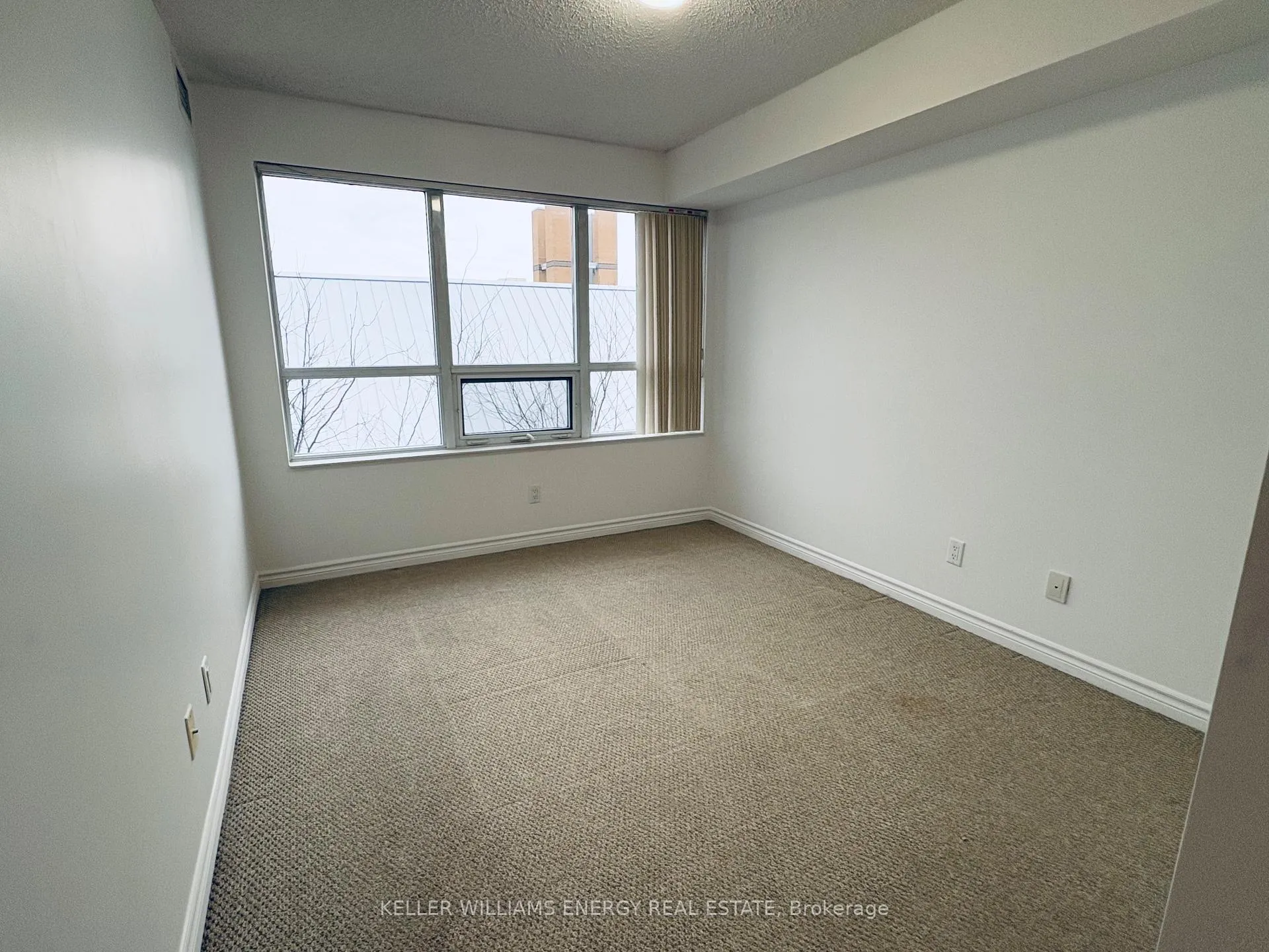 Photo 8 of Unit 413, 35 Saranac Boulevard, Toronto, Englemount-Lawrence — HOMEH