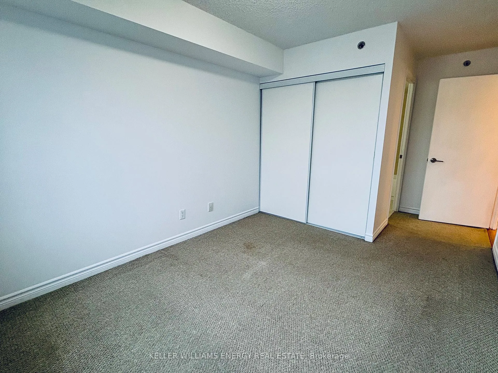 Photo 9 of Unit 413, 35 Saranac Boulevard, Toronto, Englemount-Lawrence — HOMEH