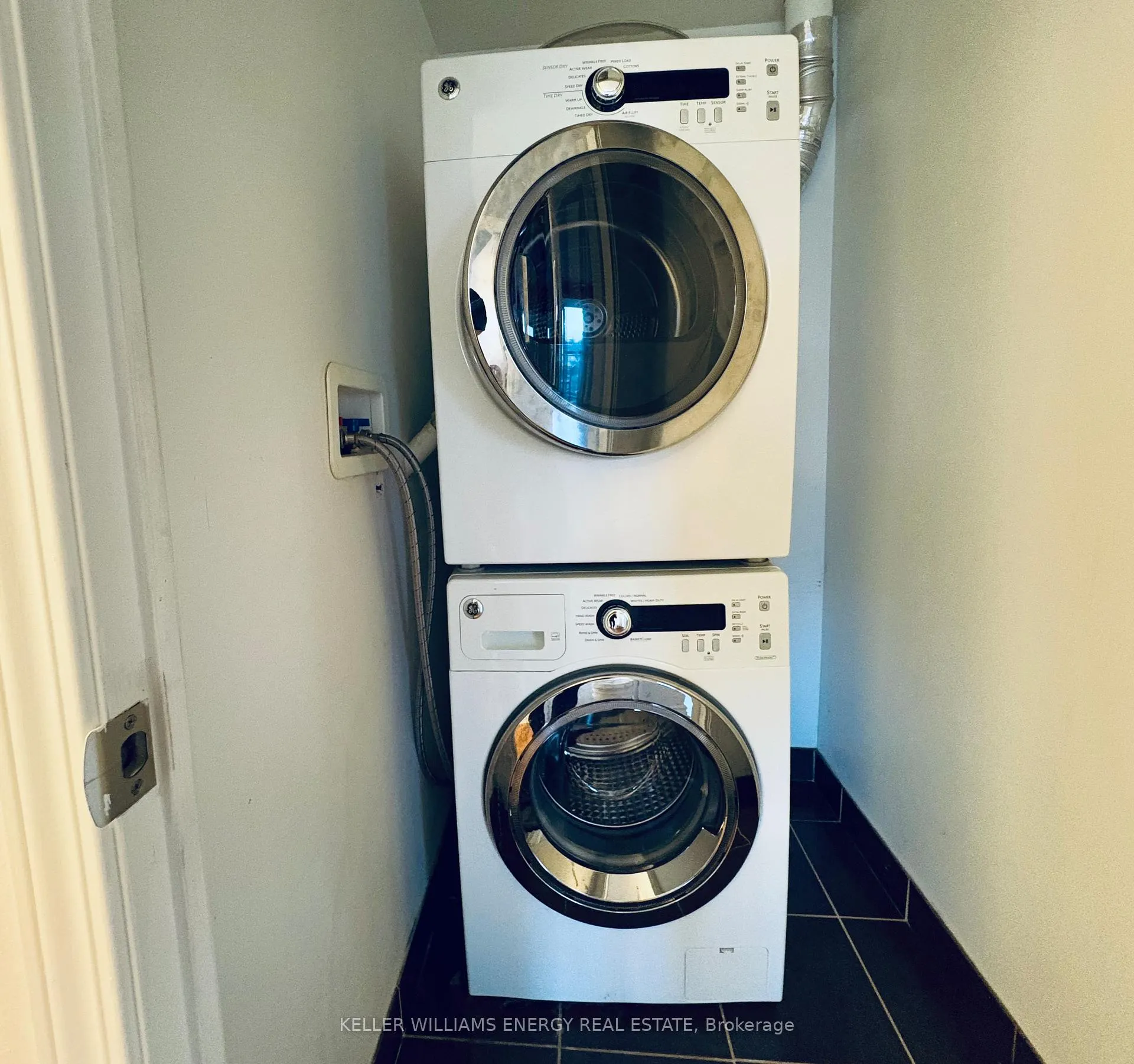 Photo 14 of Unit 413, 35 Saranac Boulevard, Toronto, Englemount-Lawrence — HOMEH