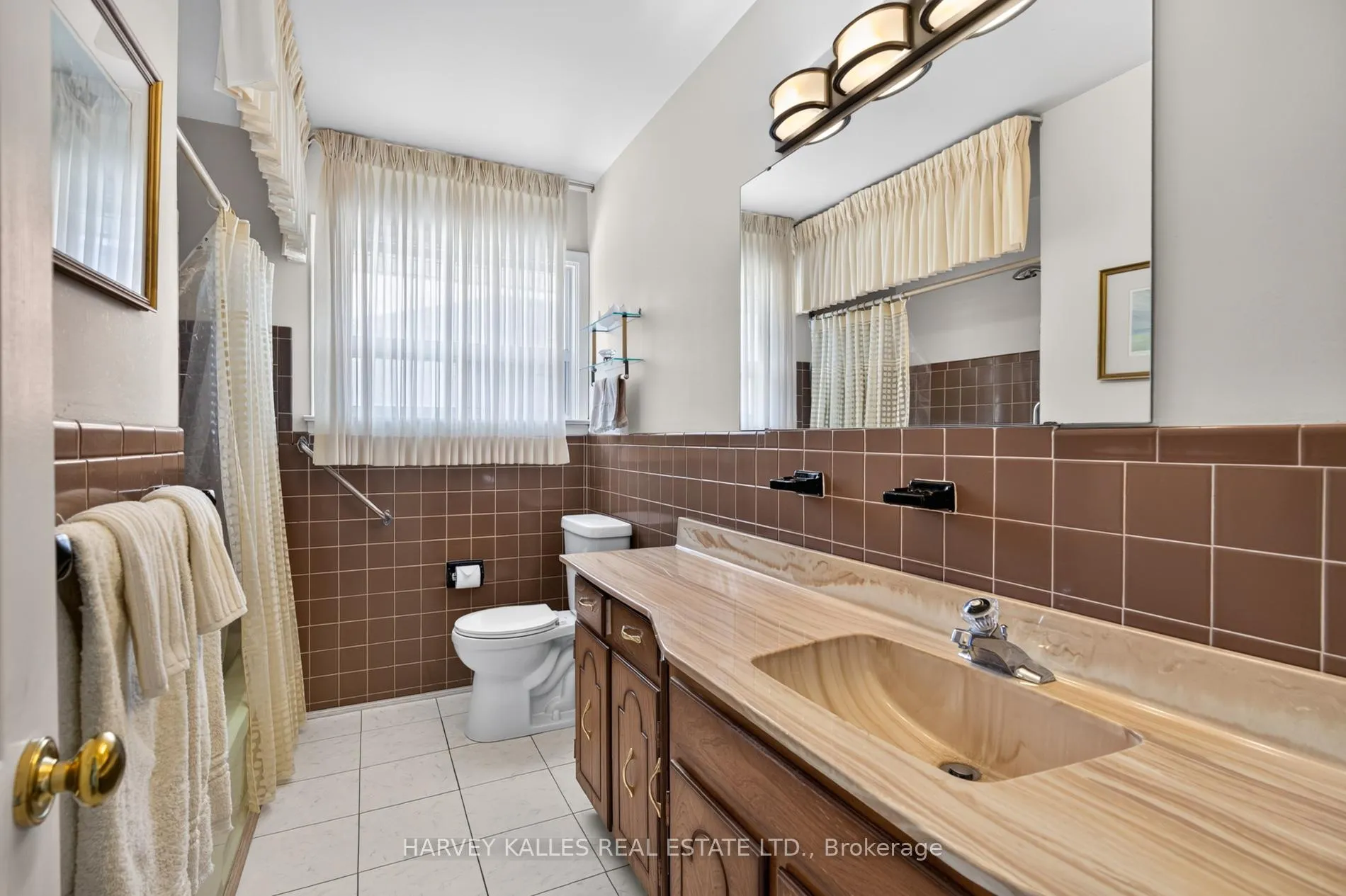 Photo 19 of 69 Poynter Drive, Etobicoke, Kingsview Village-The Westway — HOMEH