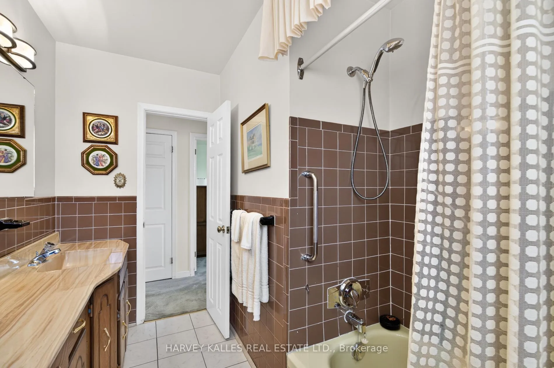 Photo 20 of 69 Poynter Drive, Etobicoke, Kingsview Village-The Westway — HOMEH