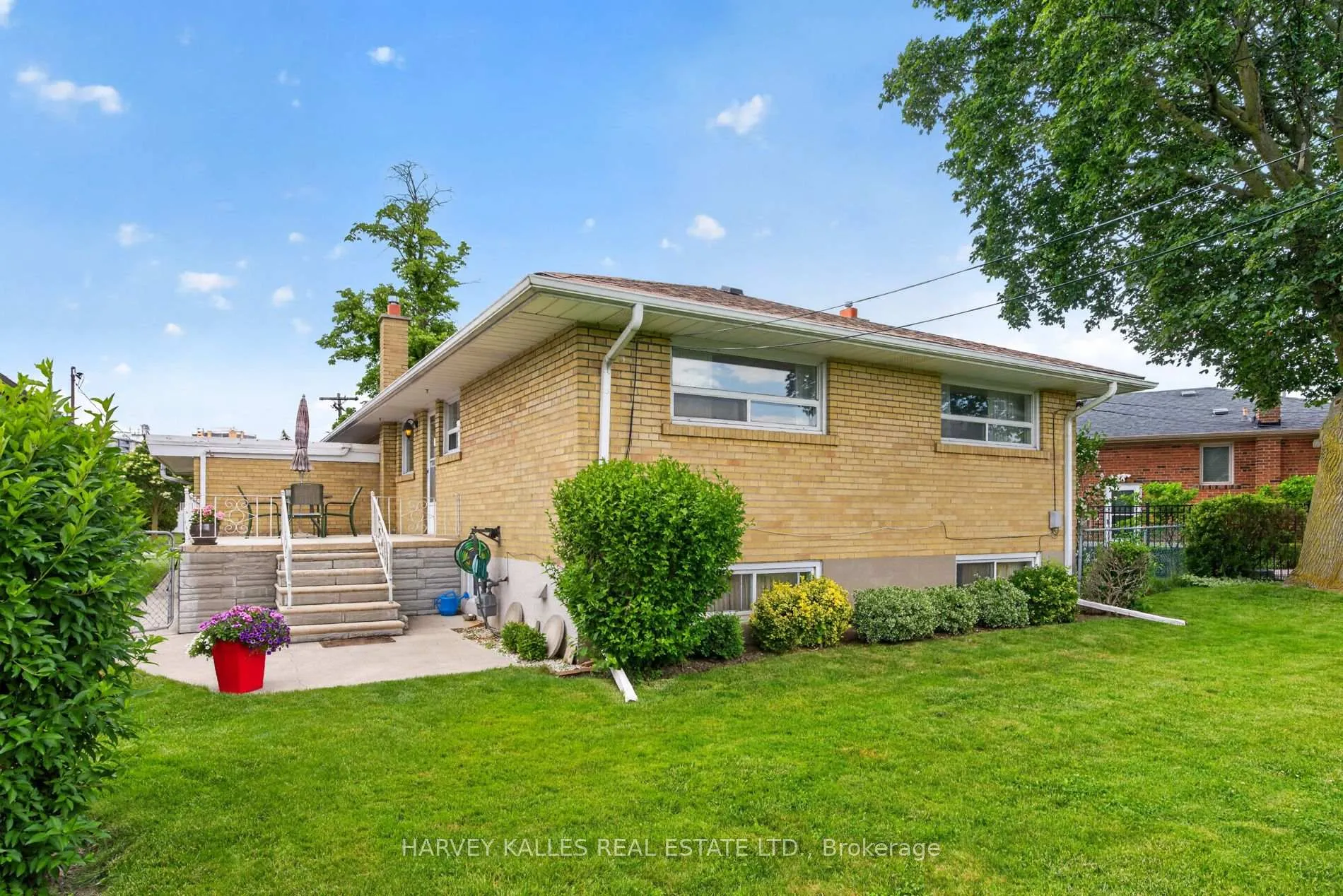 Photo 29 of 69 Poynter Drive, Etobicoke, Kingsview Village-The Westway — HOMEH