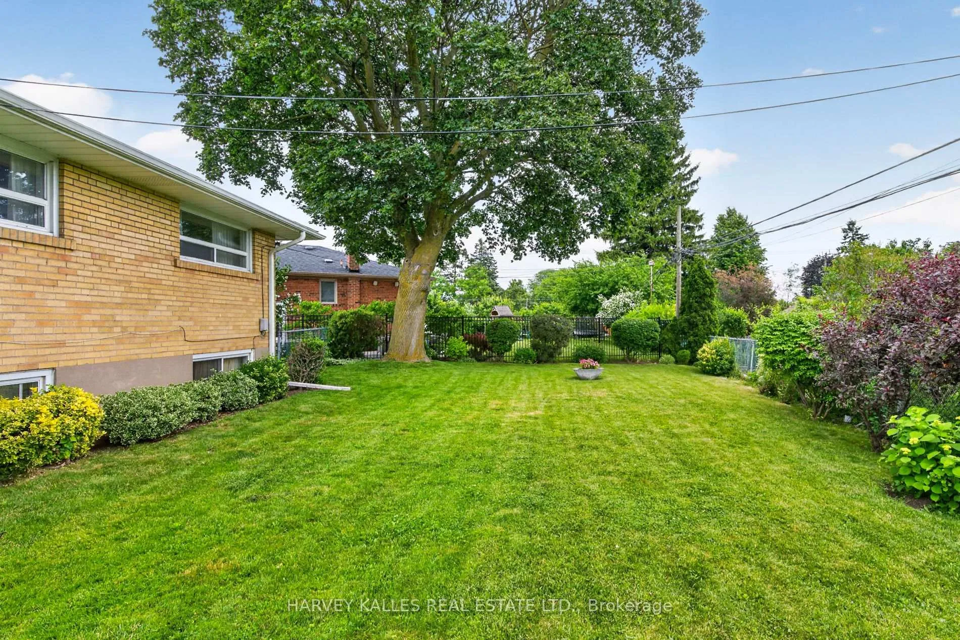 Photo 31 of 69 Poynter Drive, Etobicoke, Kingsview Village-The Westway — HOMEH