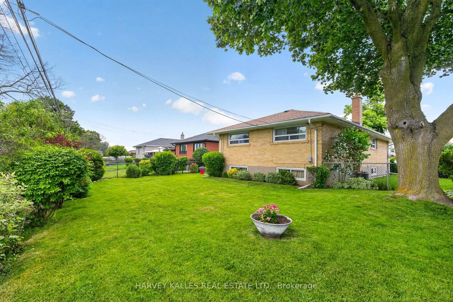Photo 32 of 69 Poynter Drive, Etobicoke, Kingsview Village-The Westway — HOMEH