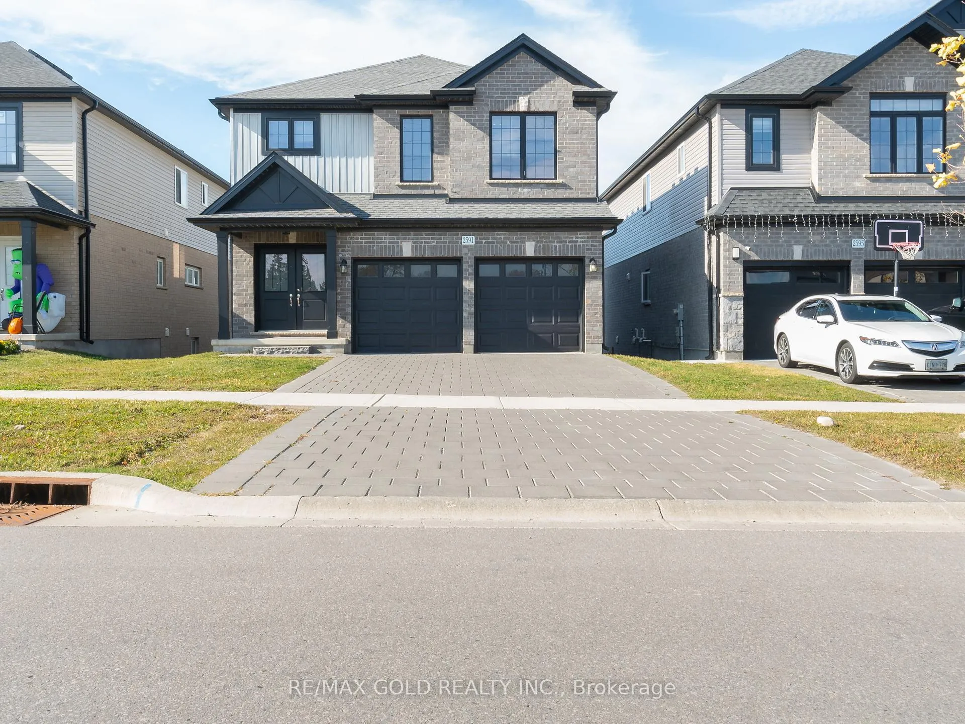 Photo 1 of 2591 Sheffield Boulevard, London, South U — HOMEH