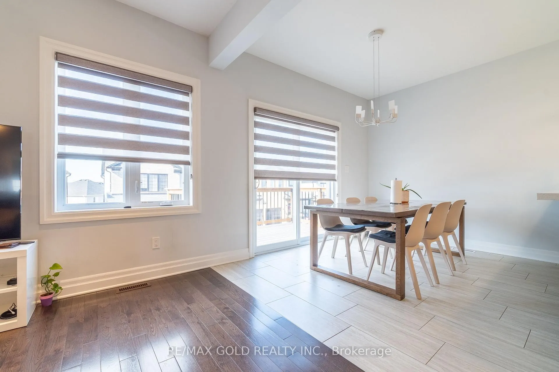 Photo 11 of 2591 Sheffield Boulevard, London, South U — HOMEH
