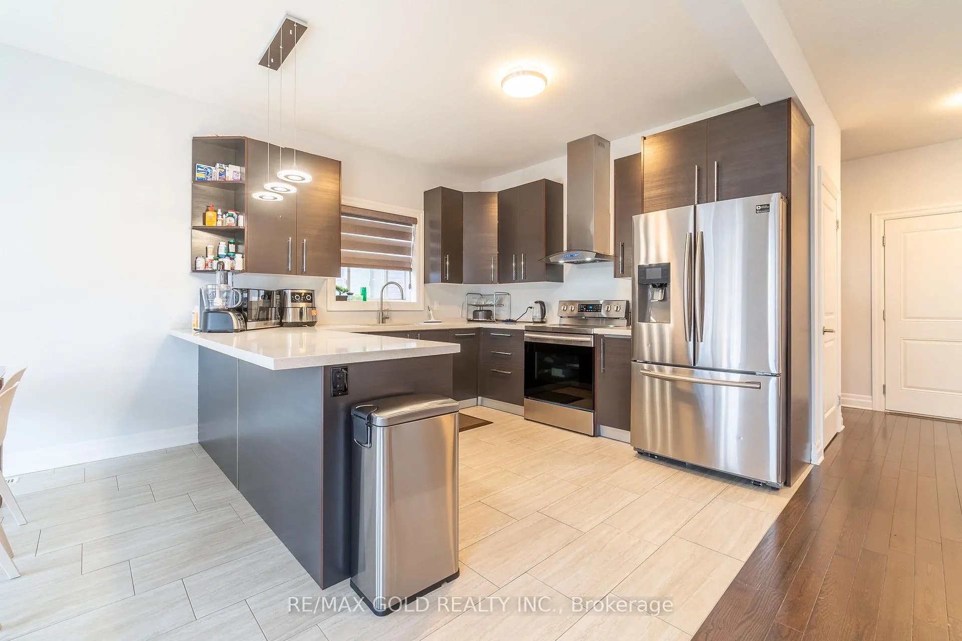 Photo 12 of 2591 Sheffield Boulevard, London, South U — HOMEH