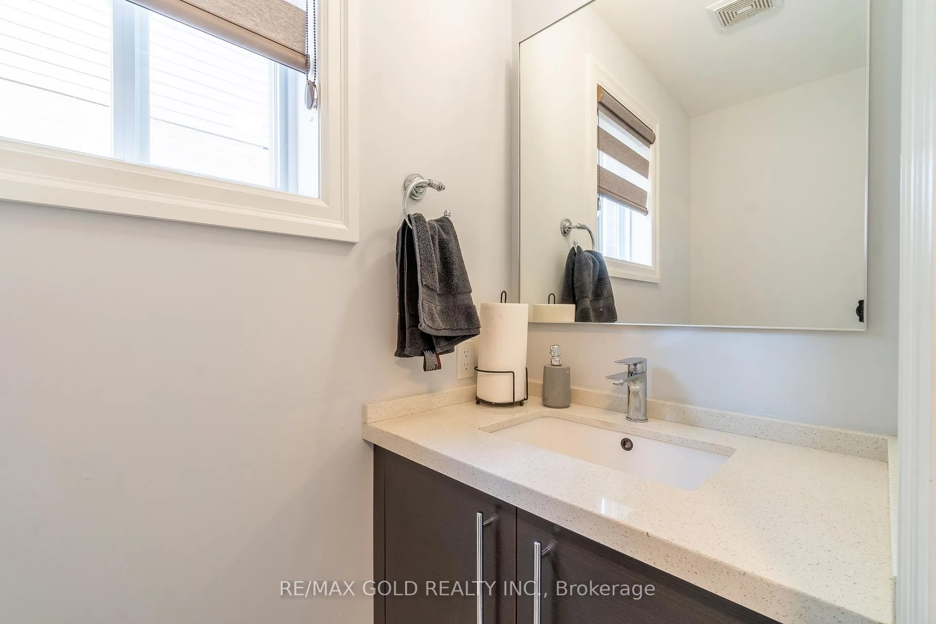 Photo 17 of 2591 Sheffield Boulevard, London, South U — HOMEH