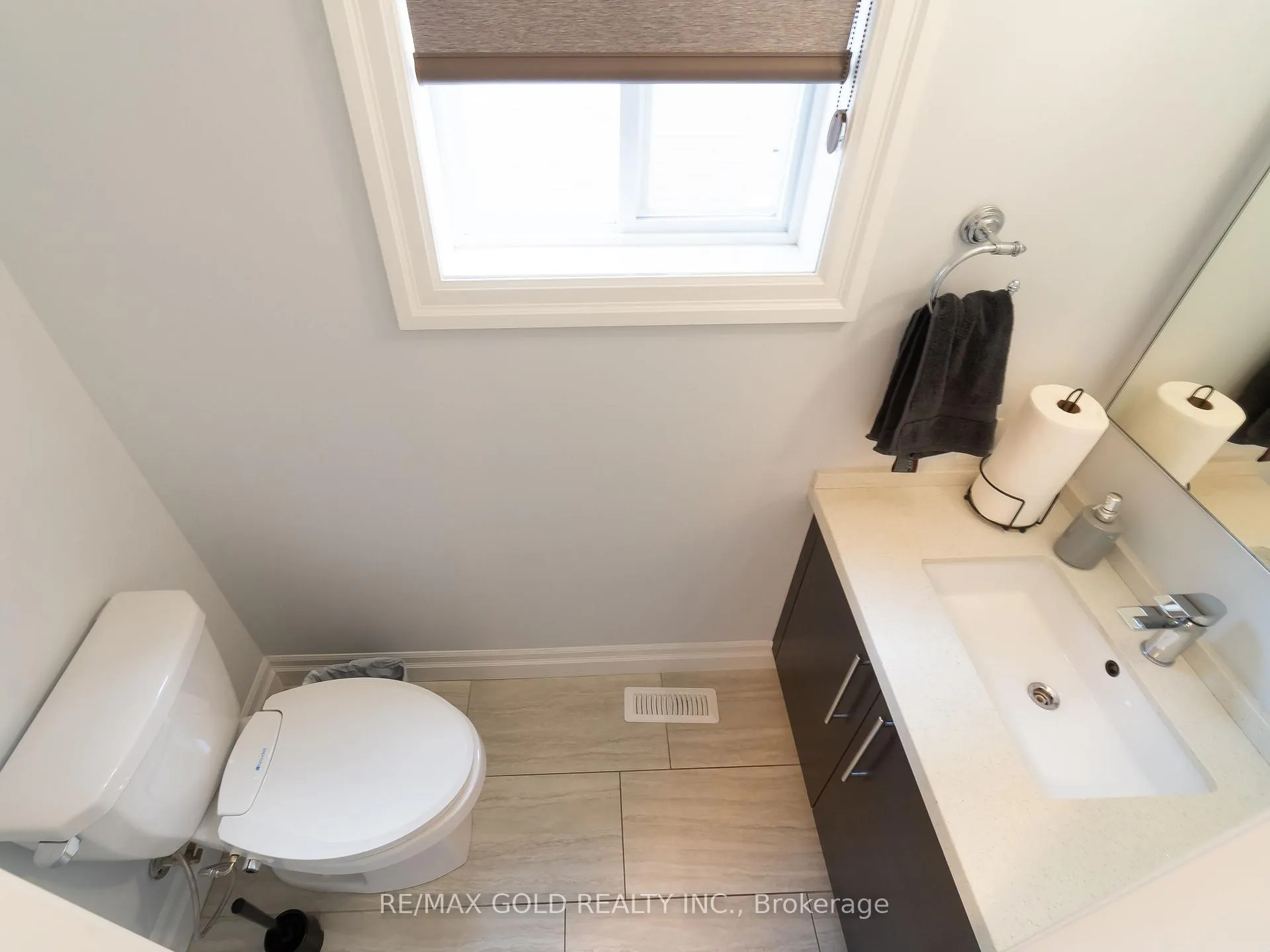 Photo 18 of 2591 Sheffield Boulevard, London, South U — HOMEH