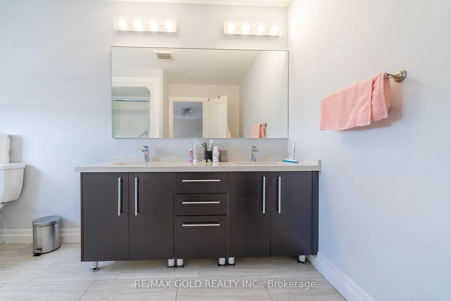 Photo 25 of 2591 Sheffield Boulevard, London, South U — HOMEH