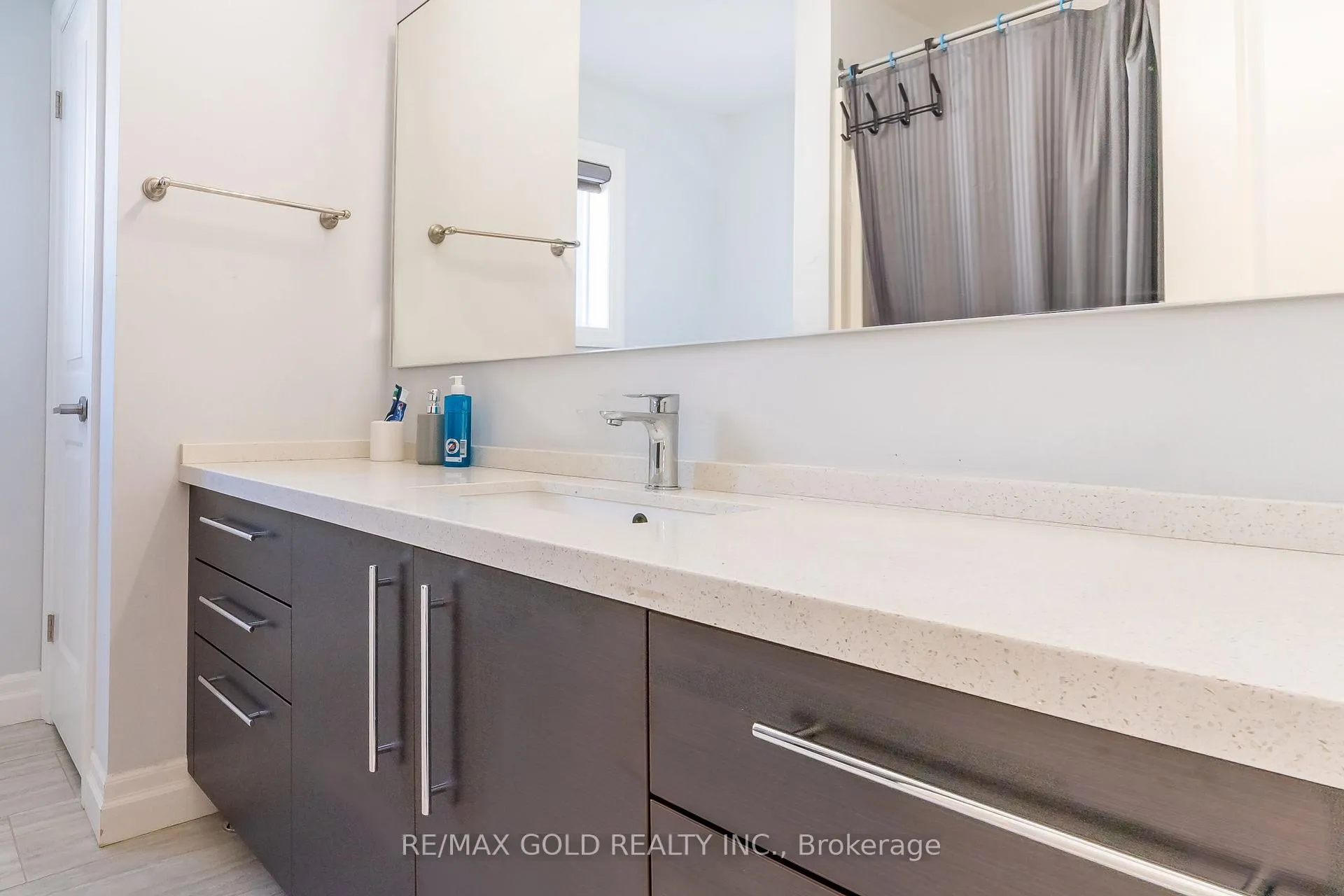 Photo 29 of 2591 Sheffield Boulevard, London, South U — HOMEH
