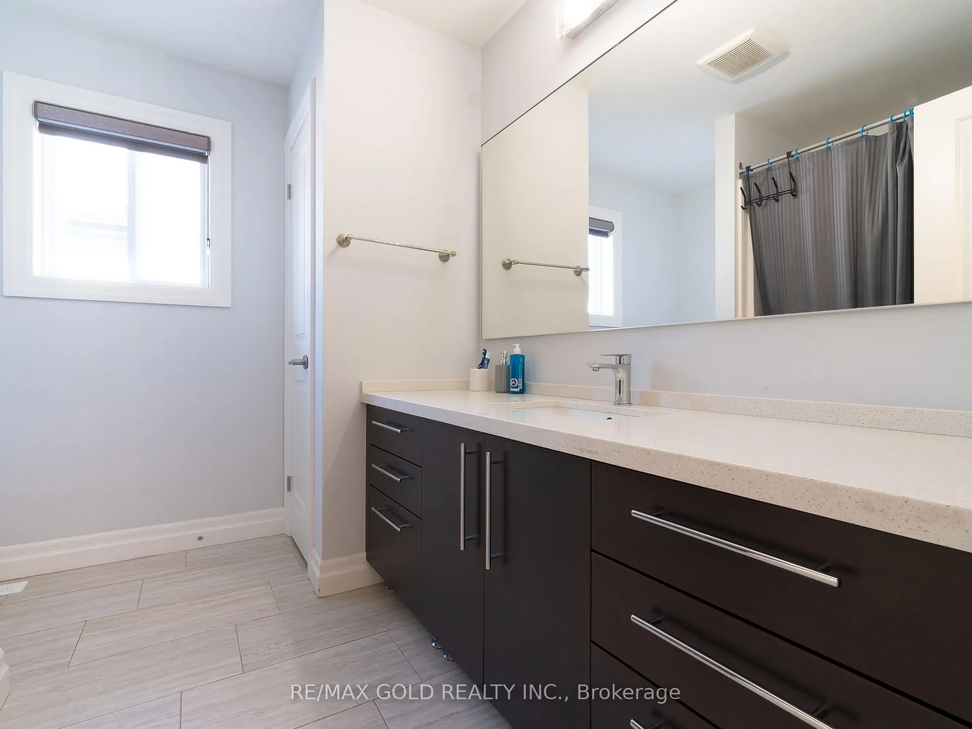 Photo 30 of 2591 Sheffield Boulevard, London, South U — HOMEH