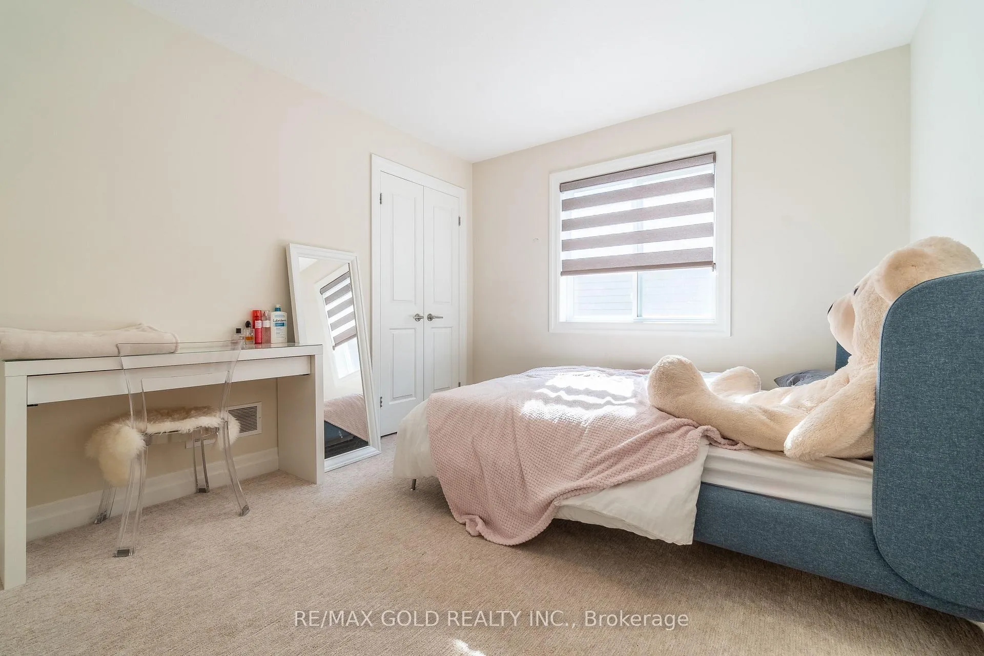 Photo 32 of 2591 Sheffield Boulevard, London, South U — HOMEH