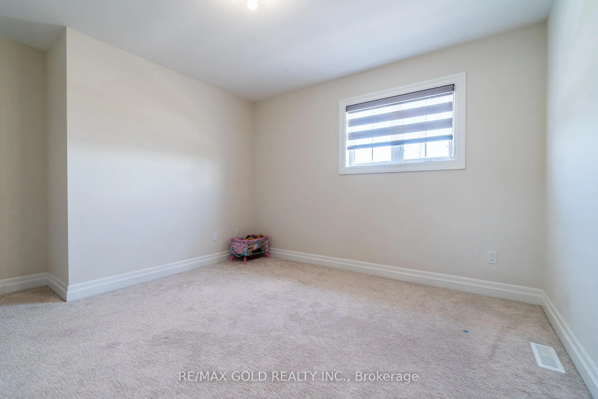 Photo 35 of 2591 Sheffield Boulevard, London, South U — HOMEH