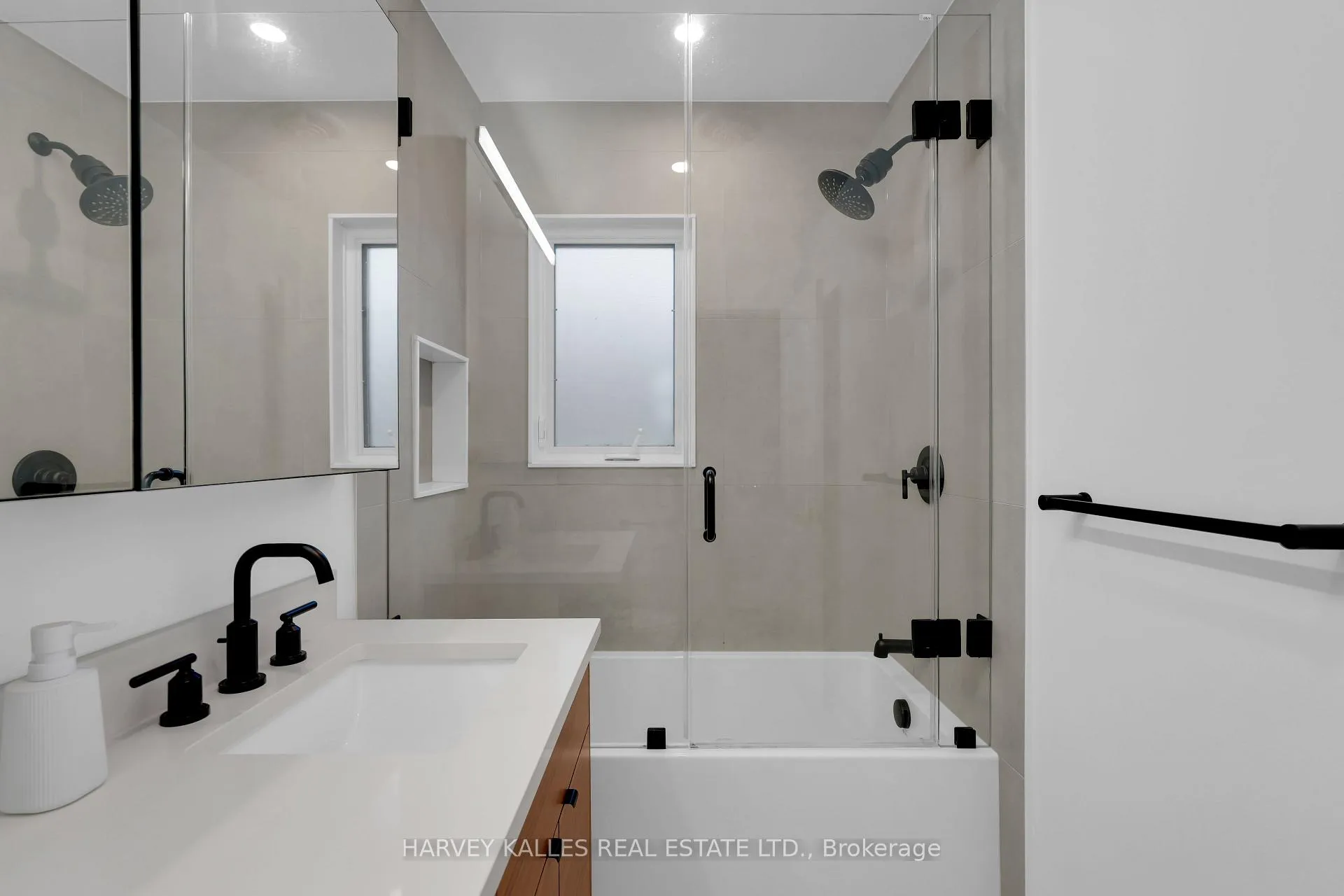 Photo 18 of 86 Woburn Avenue, Toronto, Lawrence Park North — HOMEH